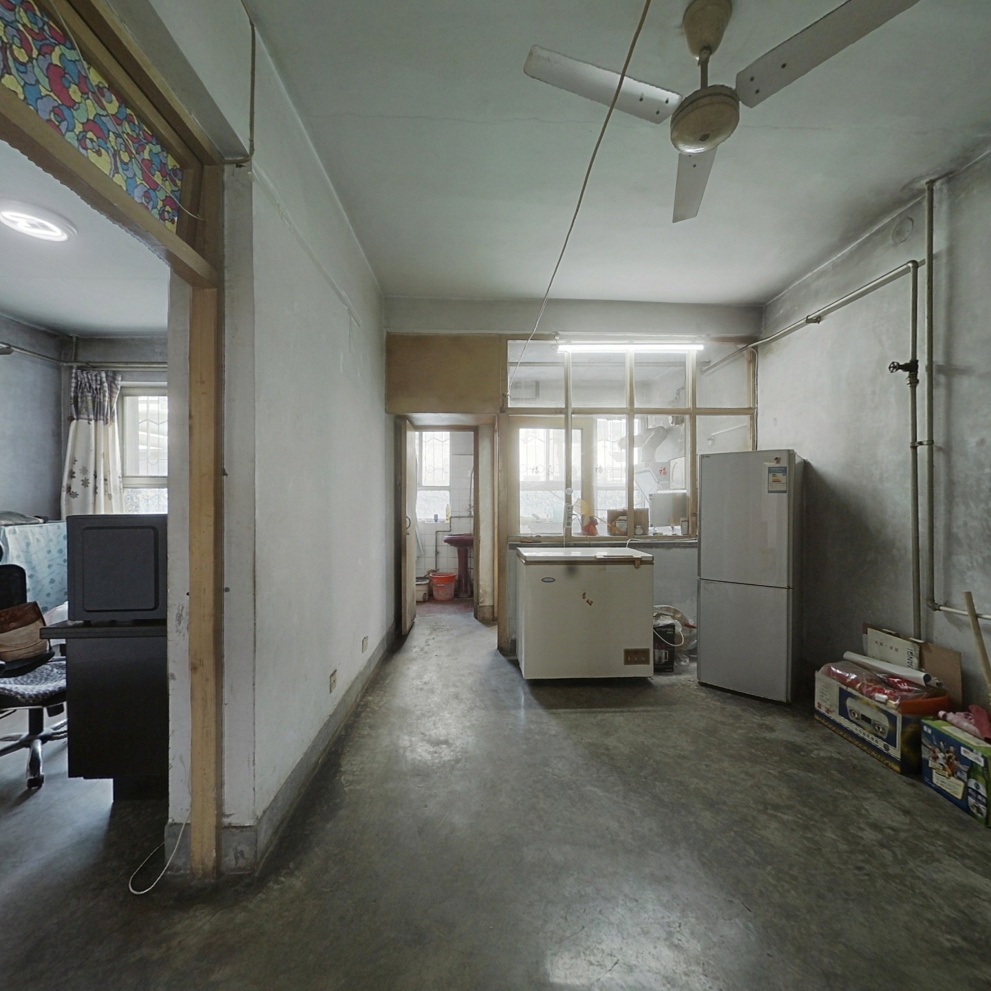 棉三生活区，95年一楼三室一厅。一环内。地铁一号线。
