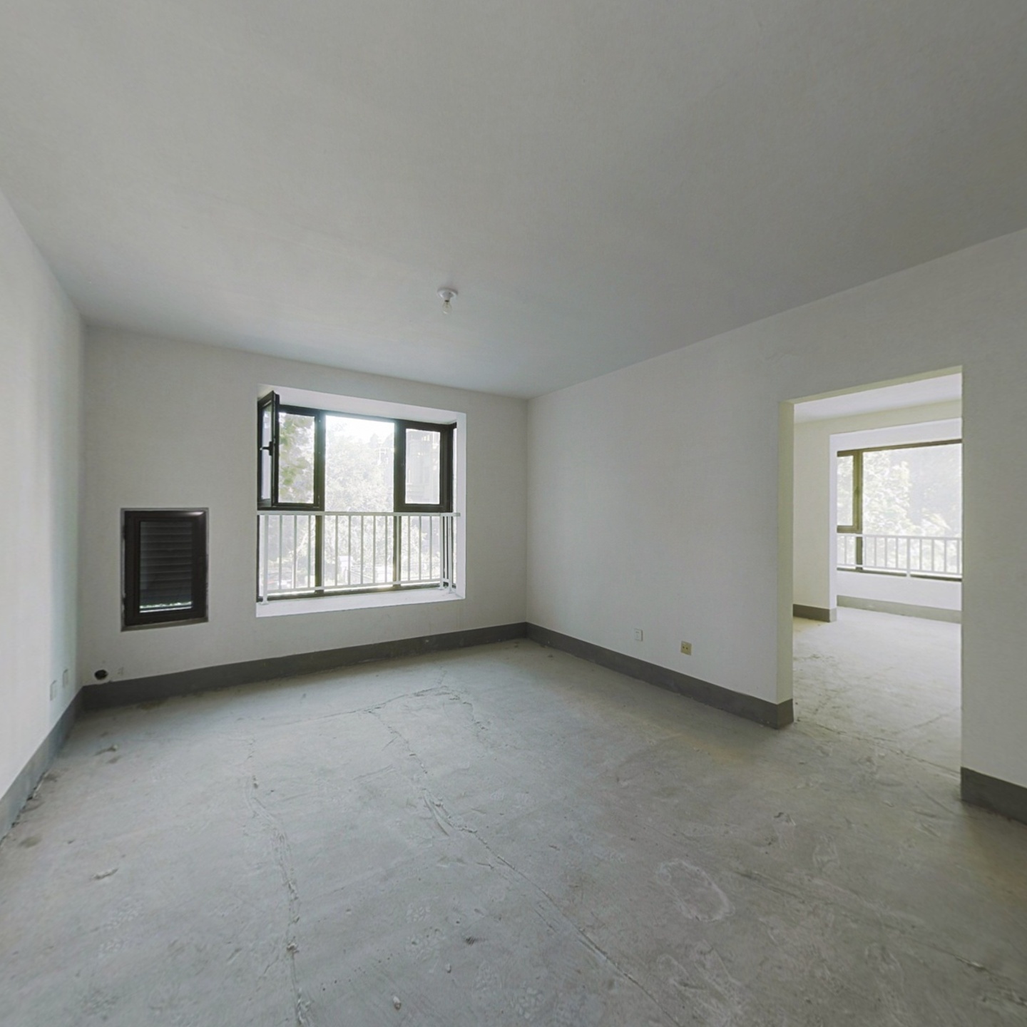 南北全明格局三居室，低楼层，前后无遮挡。