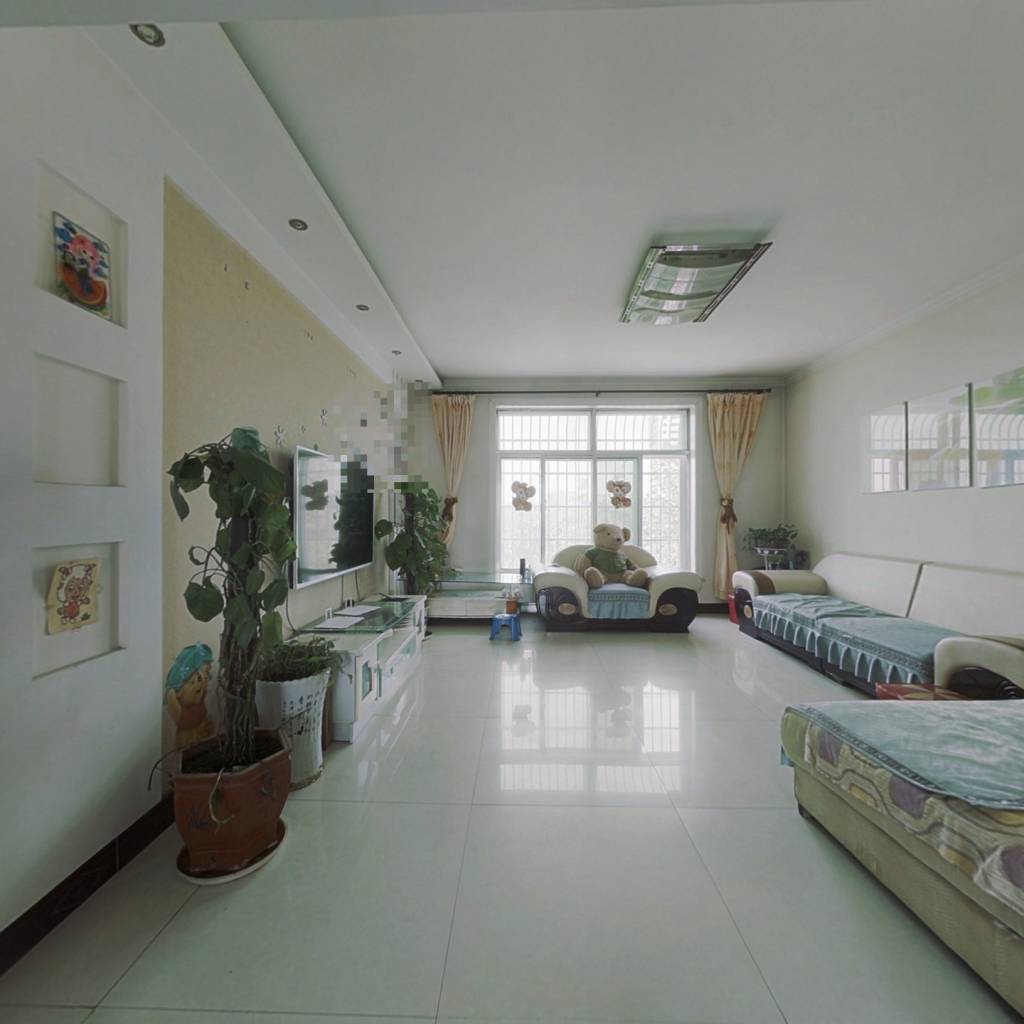 本房一个阳面卧室客厅有窗户，大面积两室，满五唯一。