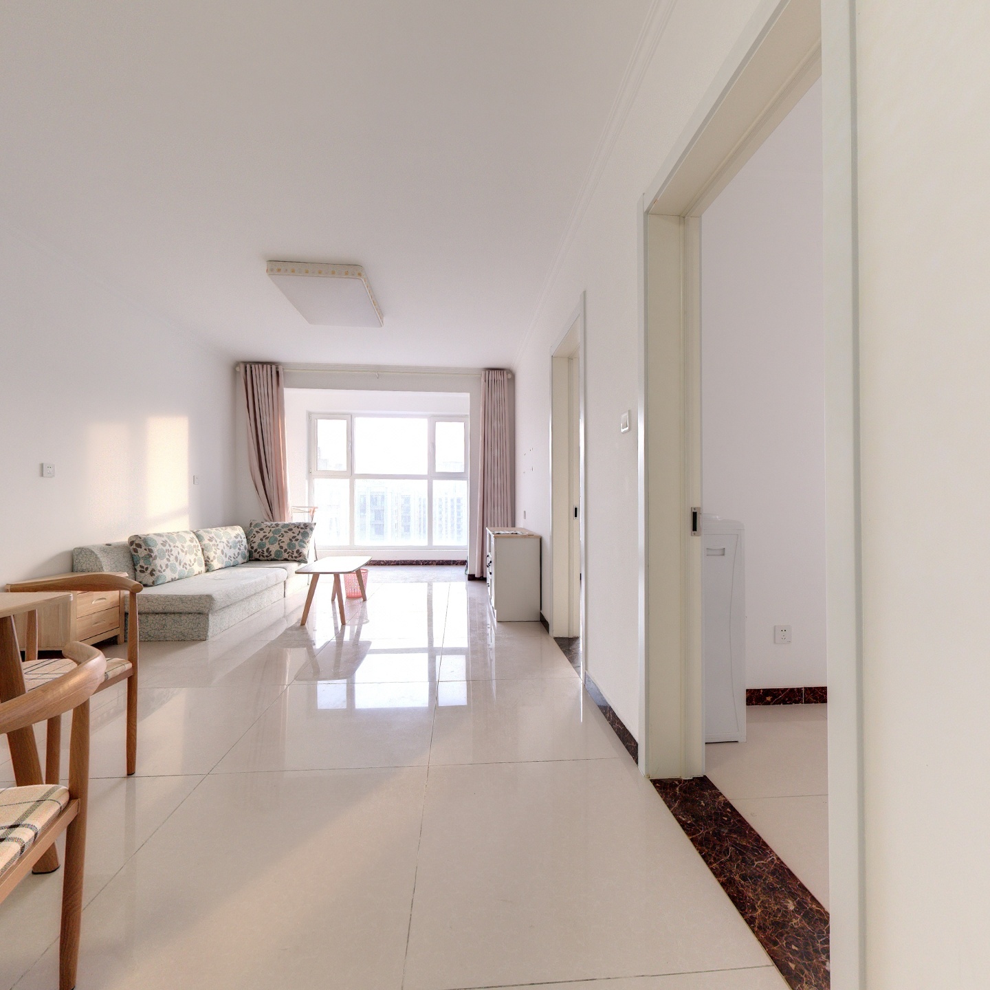 精装三居室纯南向 有本 满二看房方便