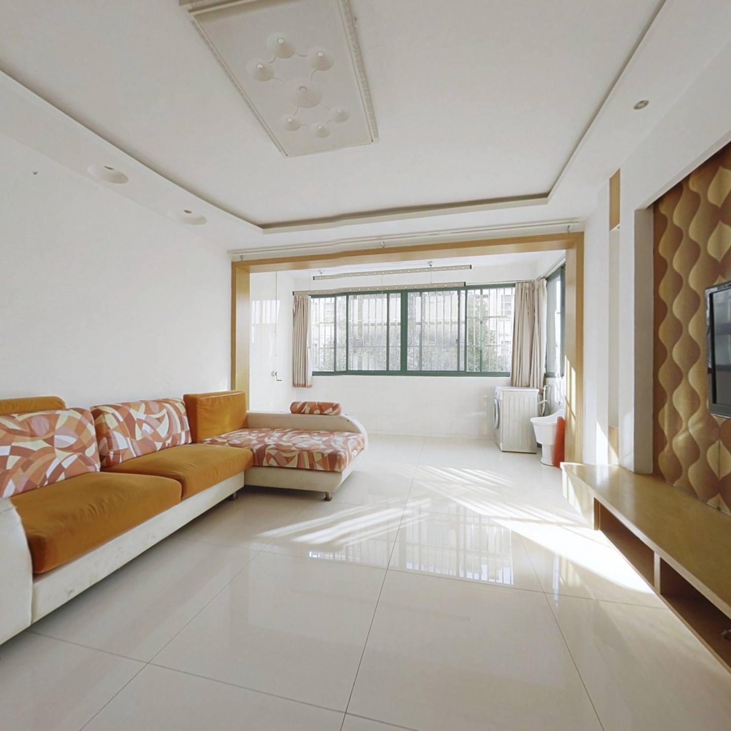 房子精装修满2年 楼下有车库30平左右 南京溧水溧水城中宏力花苑二手房 南京链家