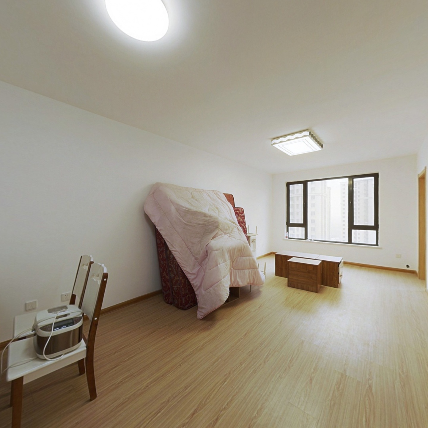 鸿坤高铁新干线 精装修全阳大两居 中上楼层