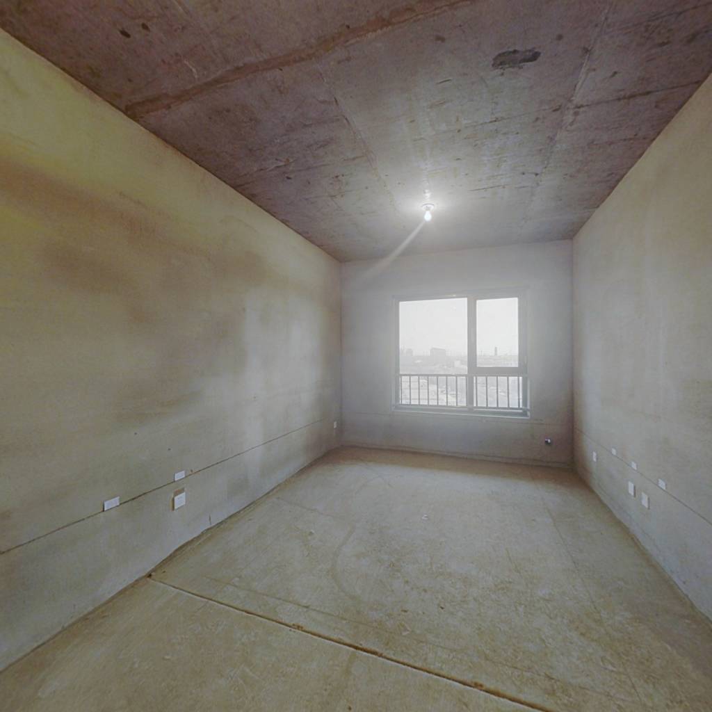 海城广场 龙族地产开发 电梯一室一厅