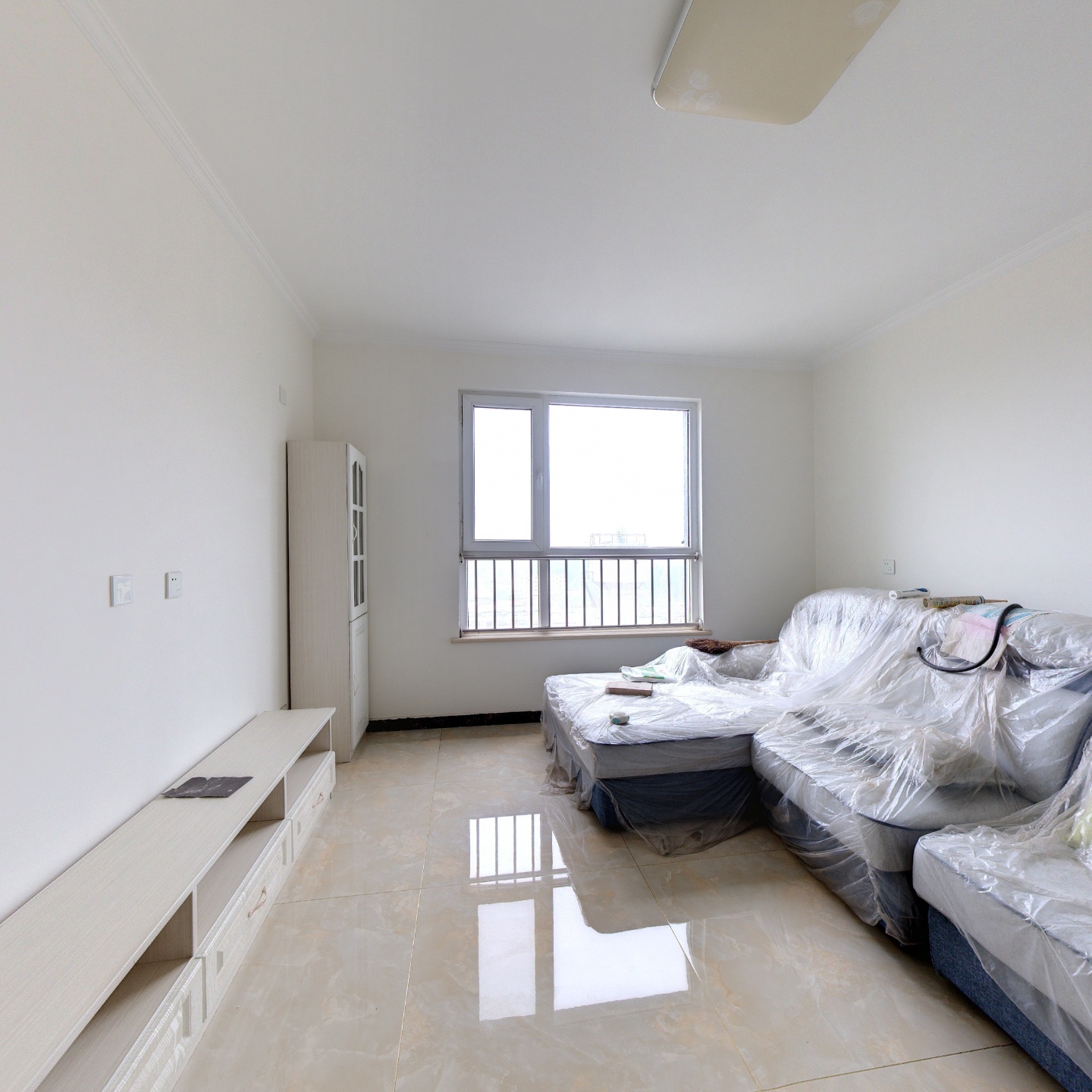 精装修，纯新房，电梯房，高楼层视野好，有钥匙随时看