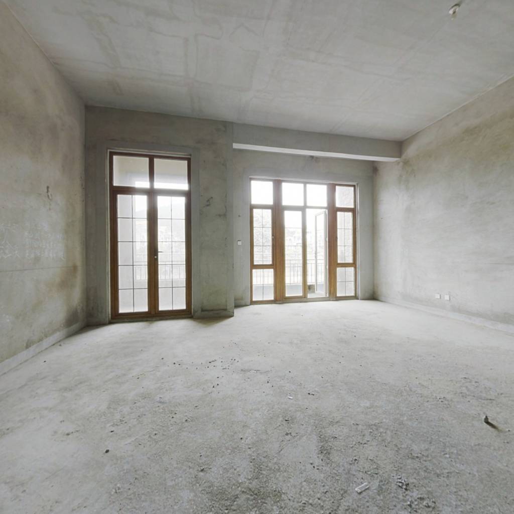 一手毛呸房，地下室已经多建好了2/300平米