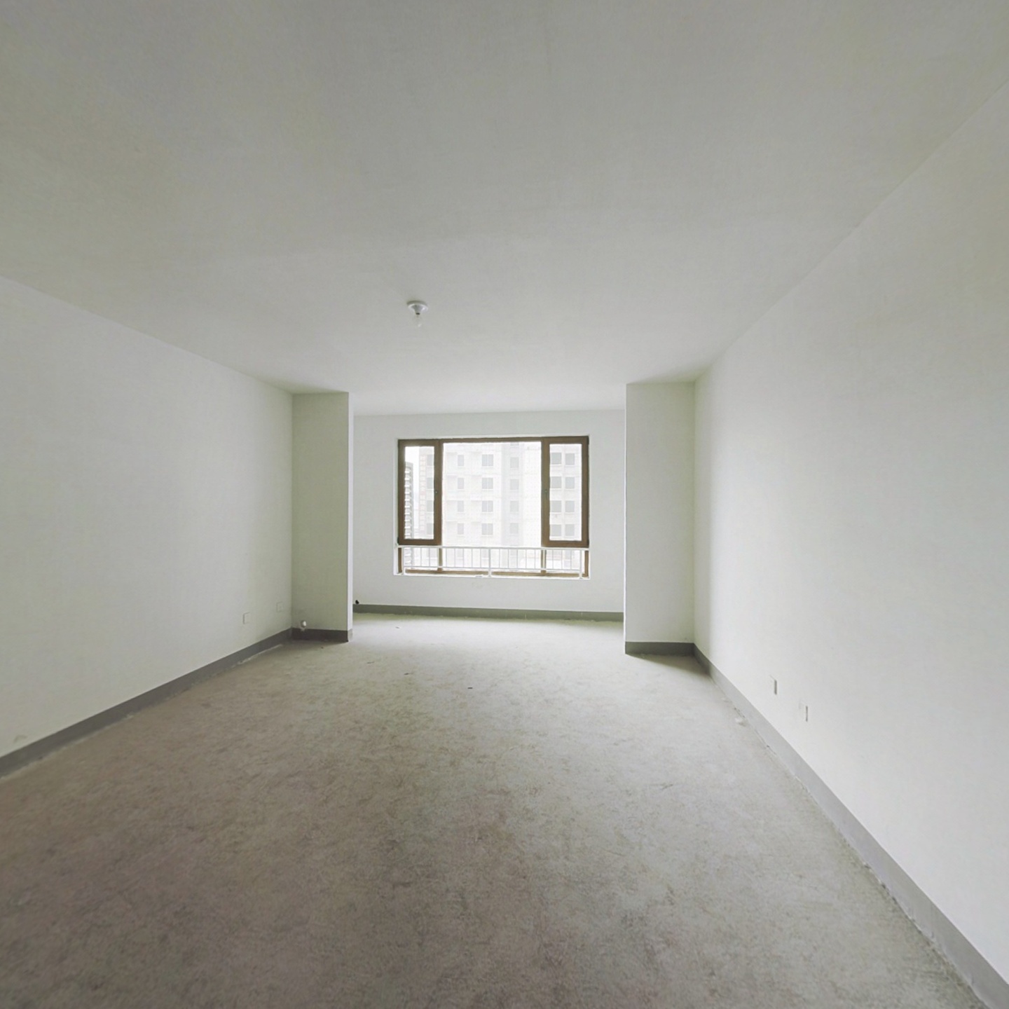 鸿坤新干线H 南北通透,大三居,双卫 .