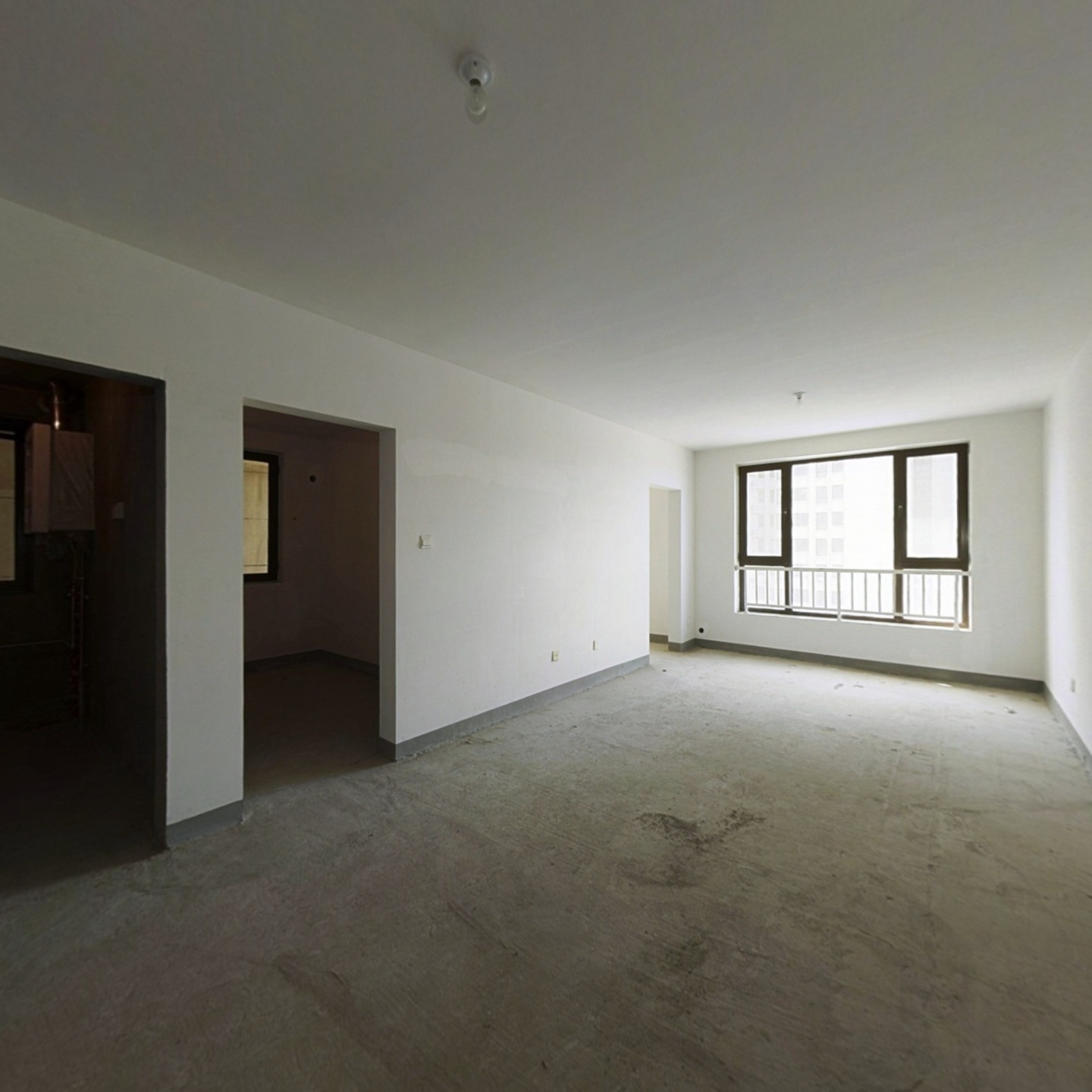 高铁新城 南向小三居 诚意出售 无增值税 毛坯房