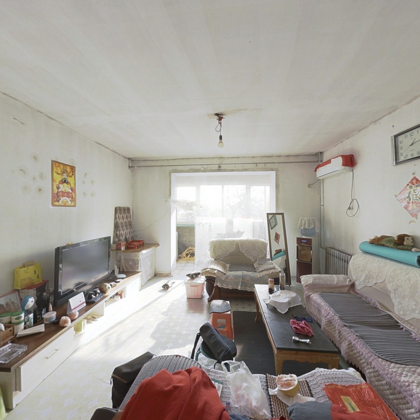 华阳西路西丁南面正规三居中间楼层税费低