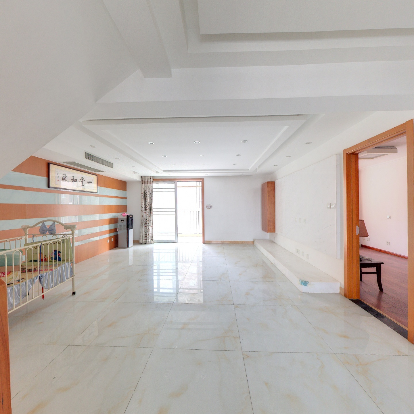 老城区电梯洋房，七跃八，顶层还有阁楼，大复式