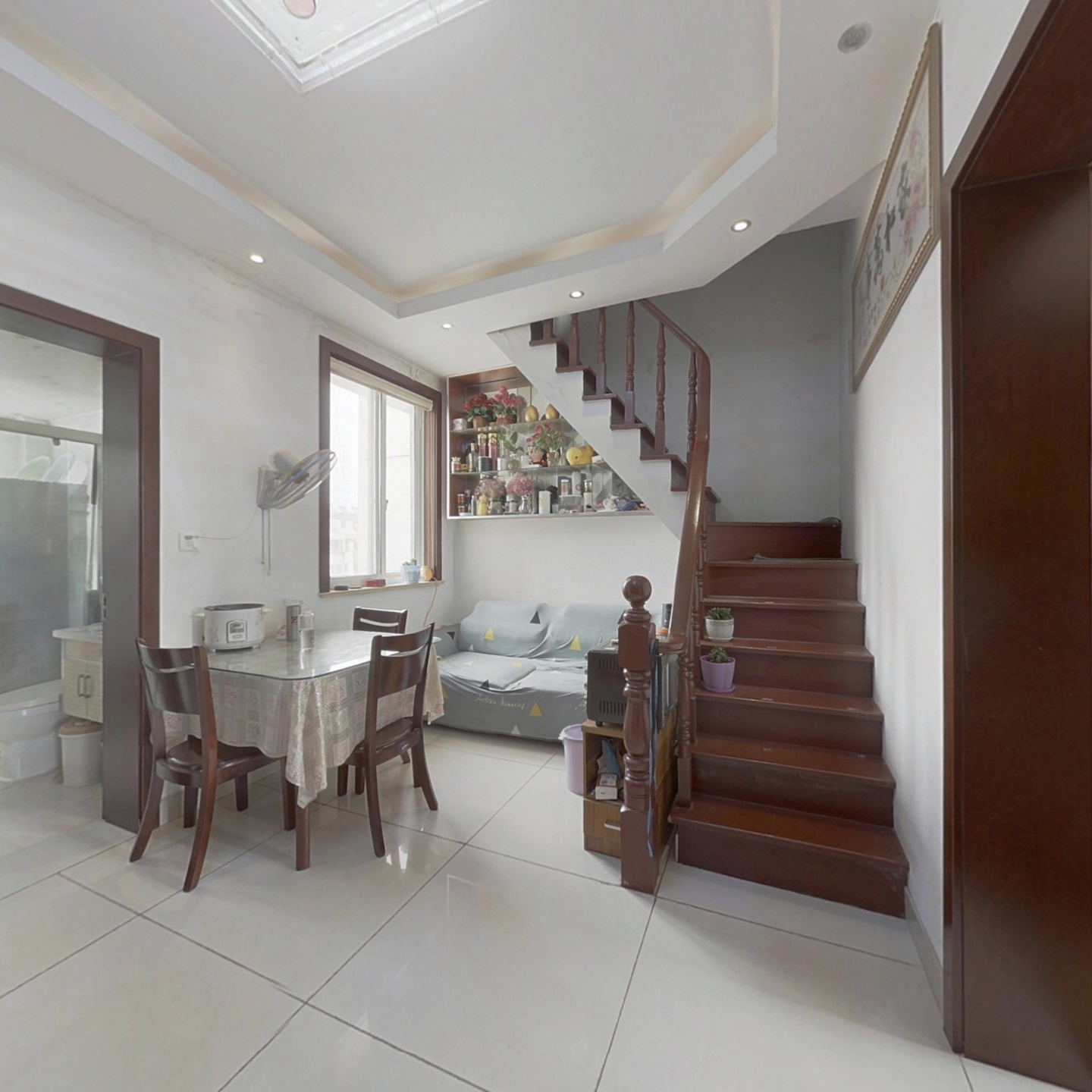 满五唯一,大四房设计的楼中楼,看房方便,房东诚售.