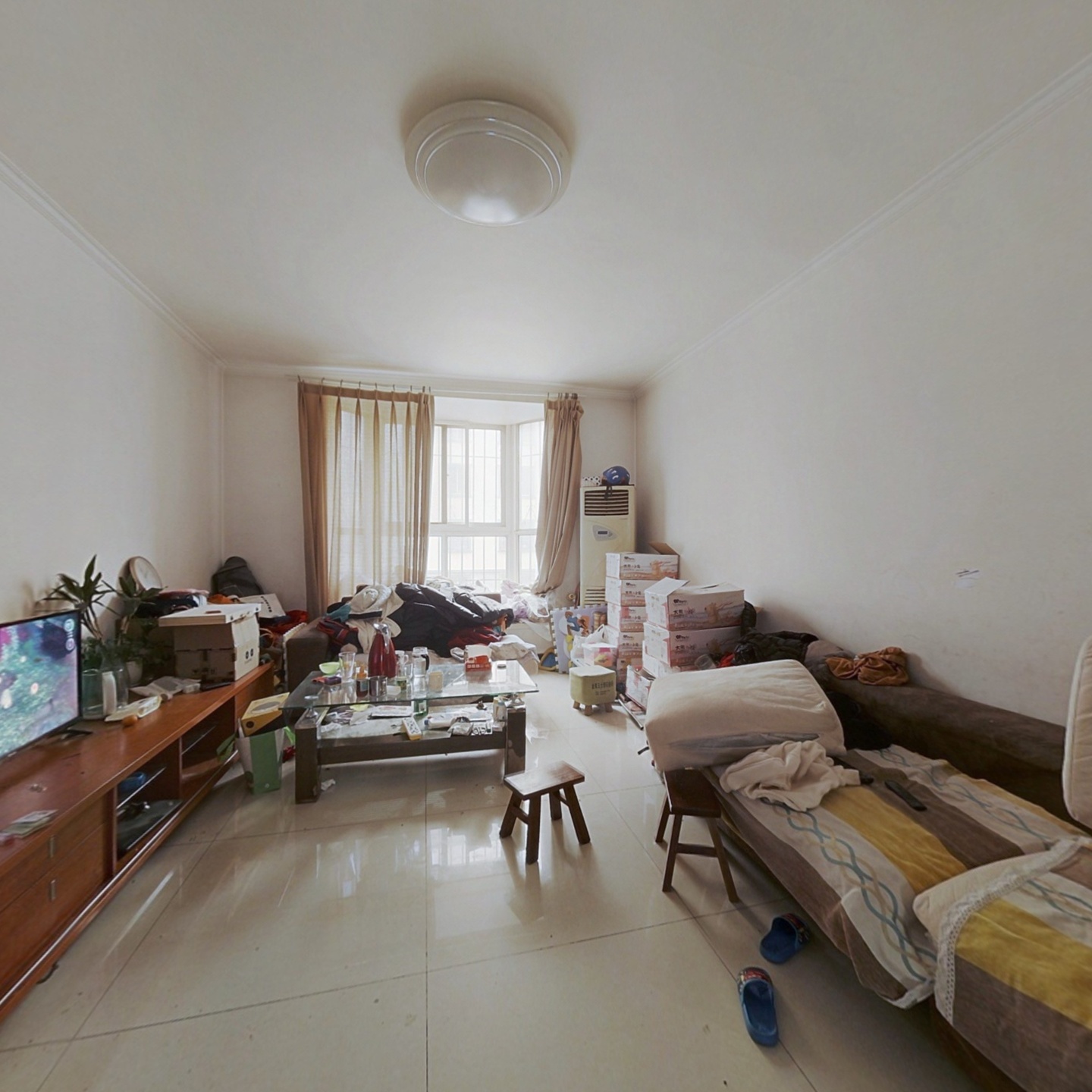 板楼洋房社区 一梯两户  免费停车 车位充足 公摊小