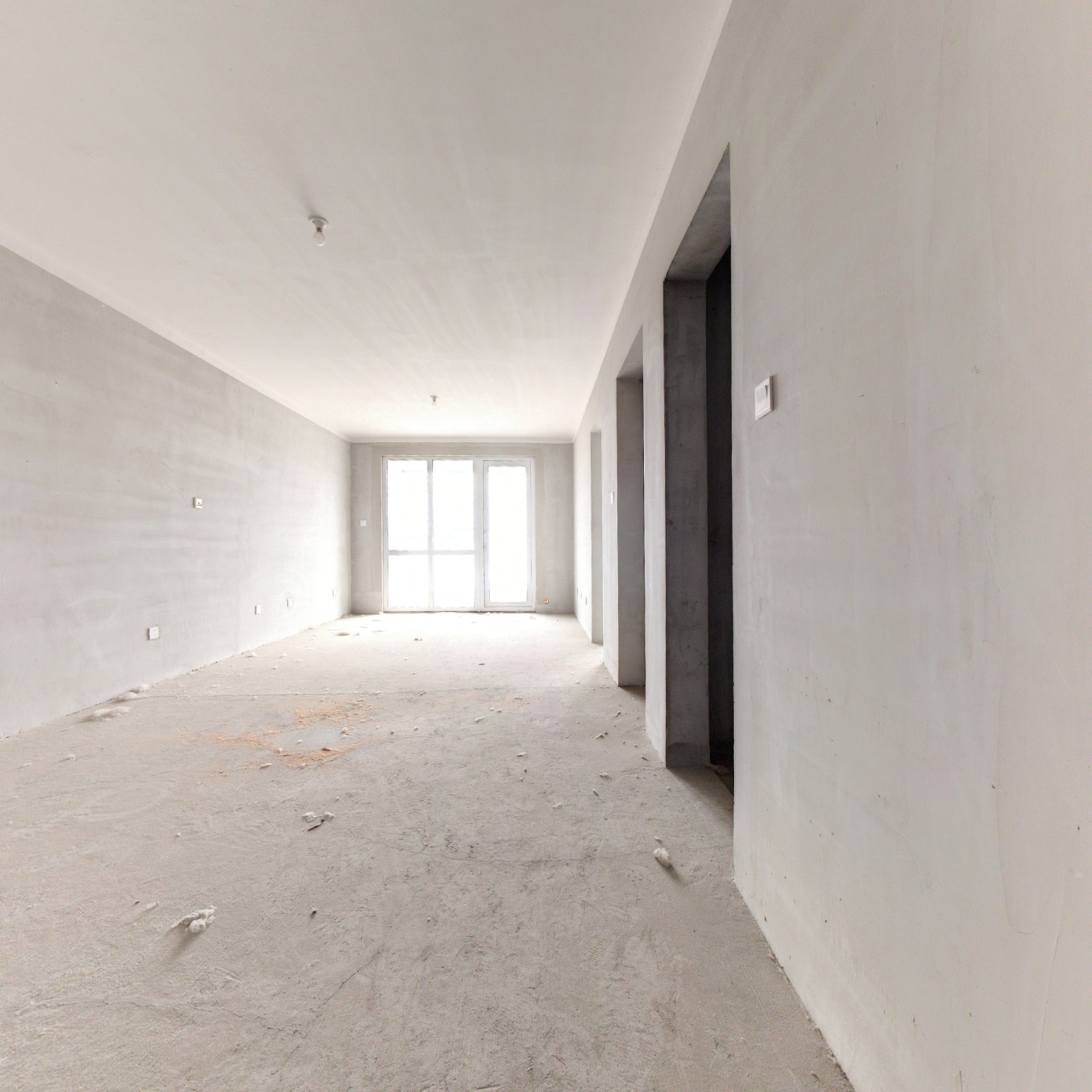 华融现代城朝阳小三居，可贷款，证满二