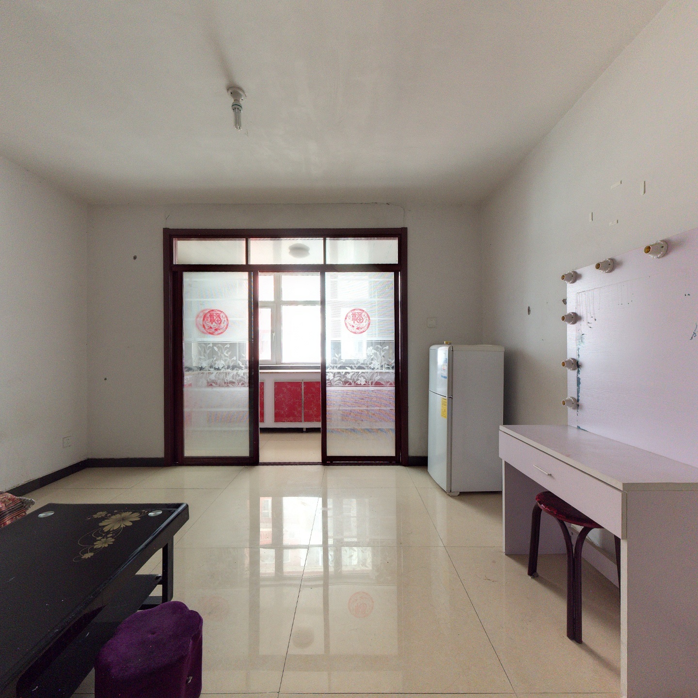 采光充足，配套设施齐全，交通便利。