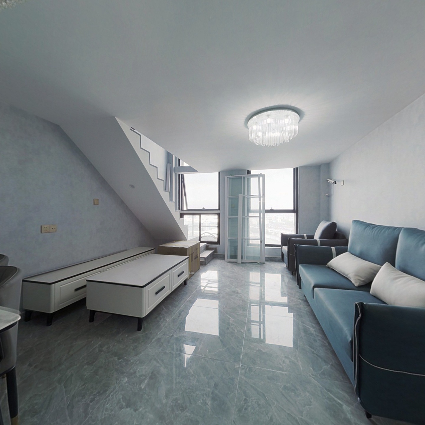 loft公寓 全新装修 拎包入住 少有的装修成两卫户型