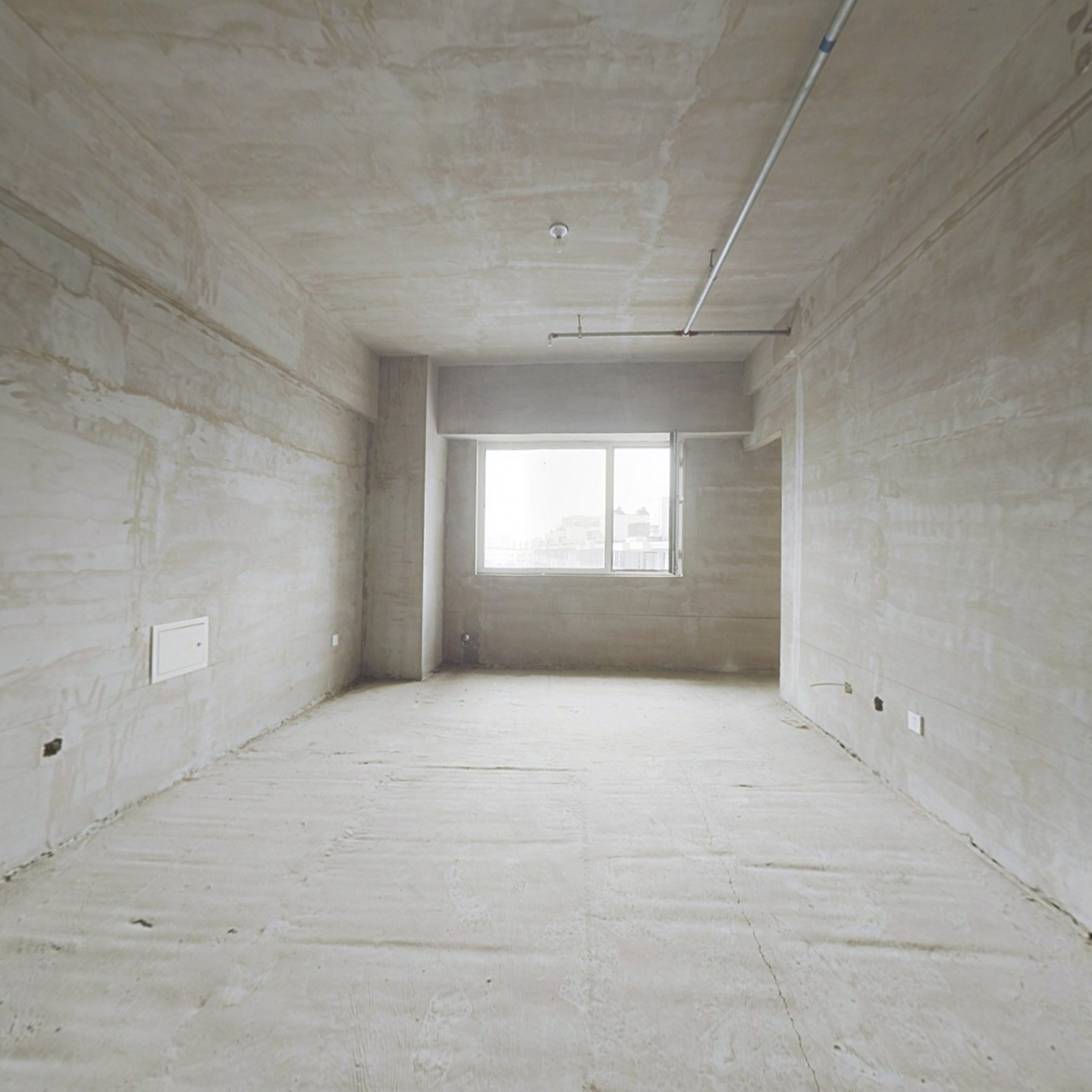 房本满二，此房为70年大产权，集中供暖