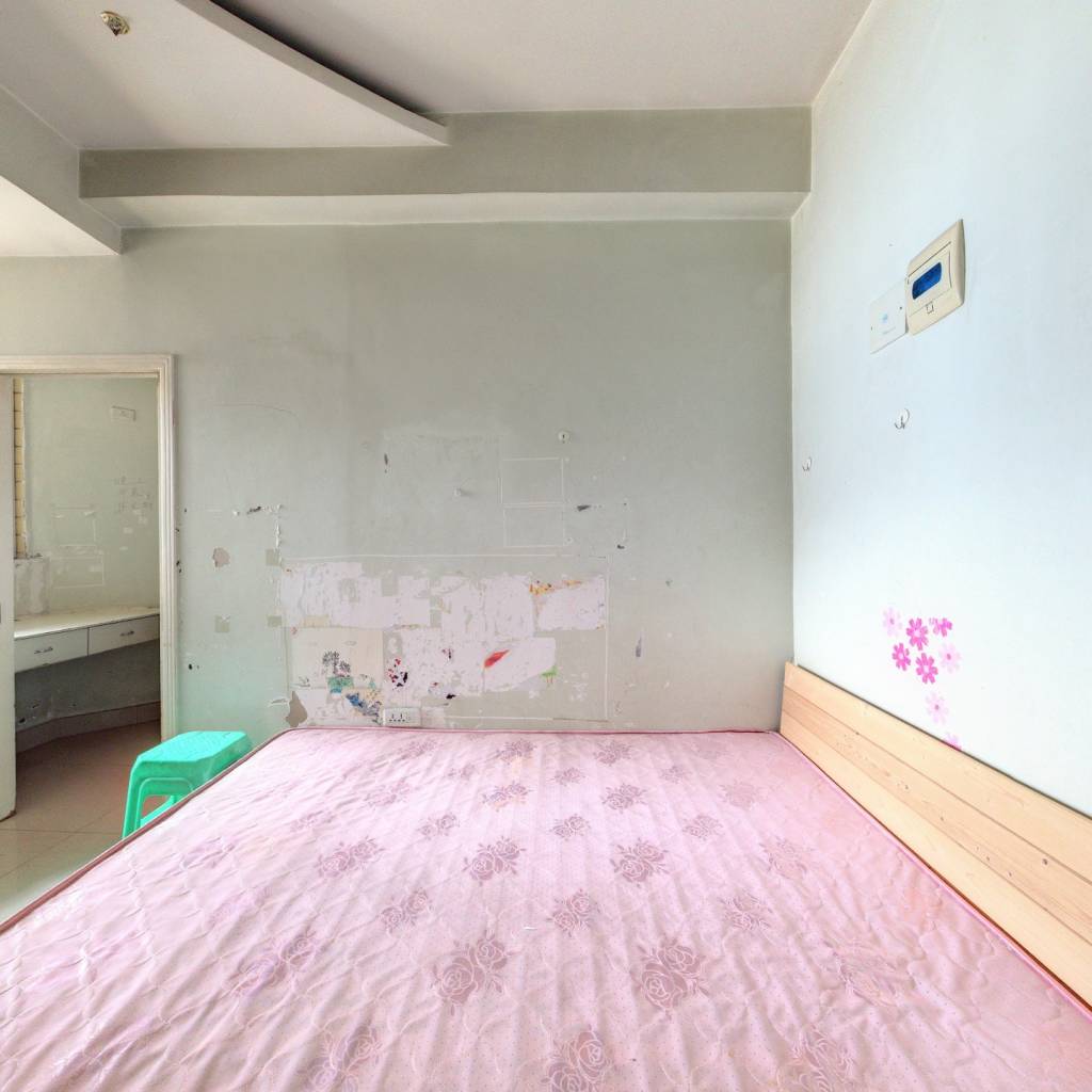 三峡广场精装一室一厅小户型，看房方便，生活便利