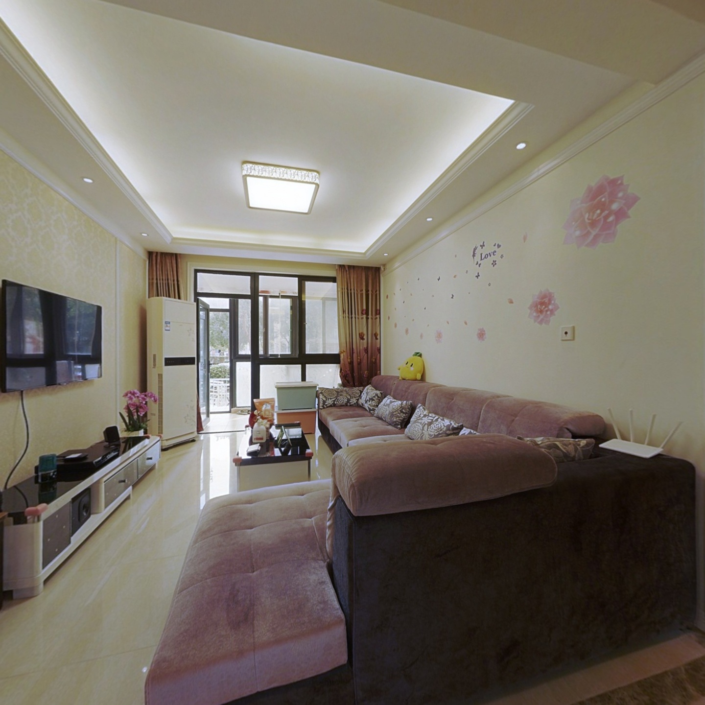 自贸区主城区 有能晒太阳的大地下室和私家花园 上海浦东泥城镇丽都华庭二手房 上海链家