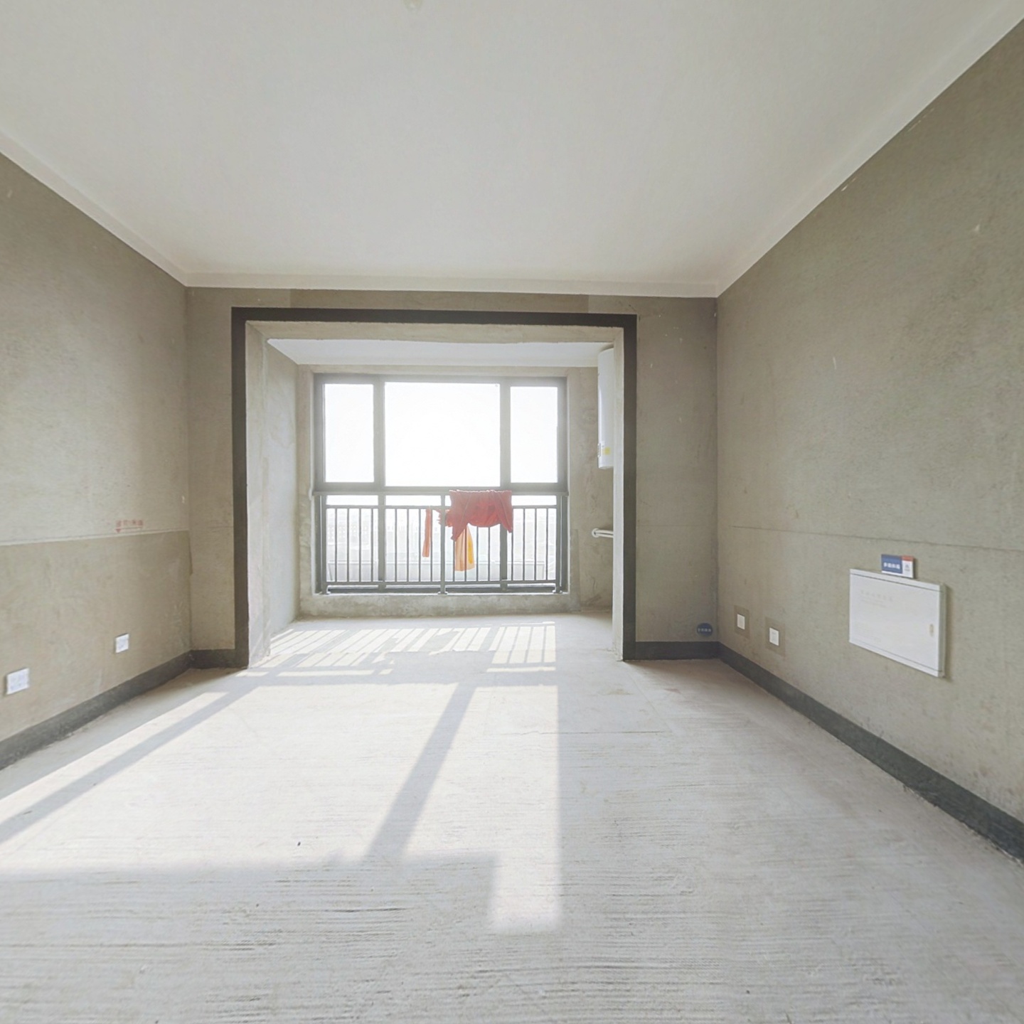 建业品质大三室南北通透采光充足毛坯