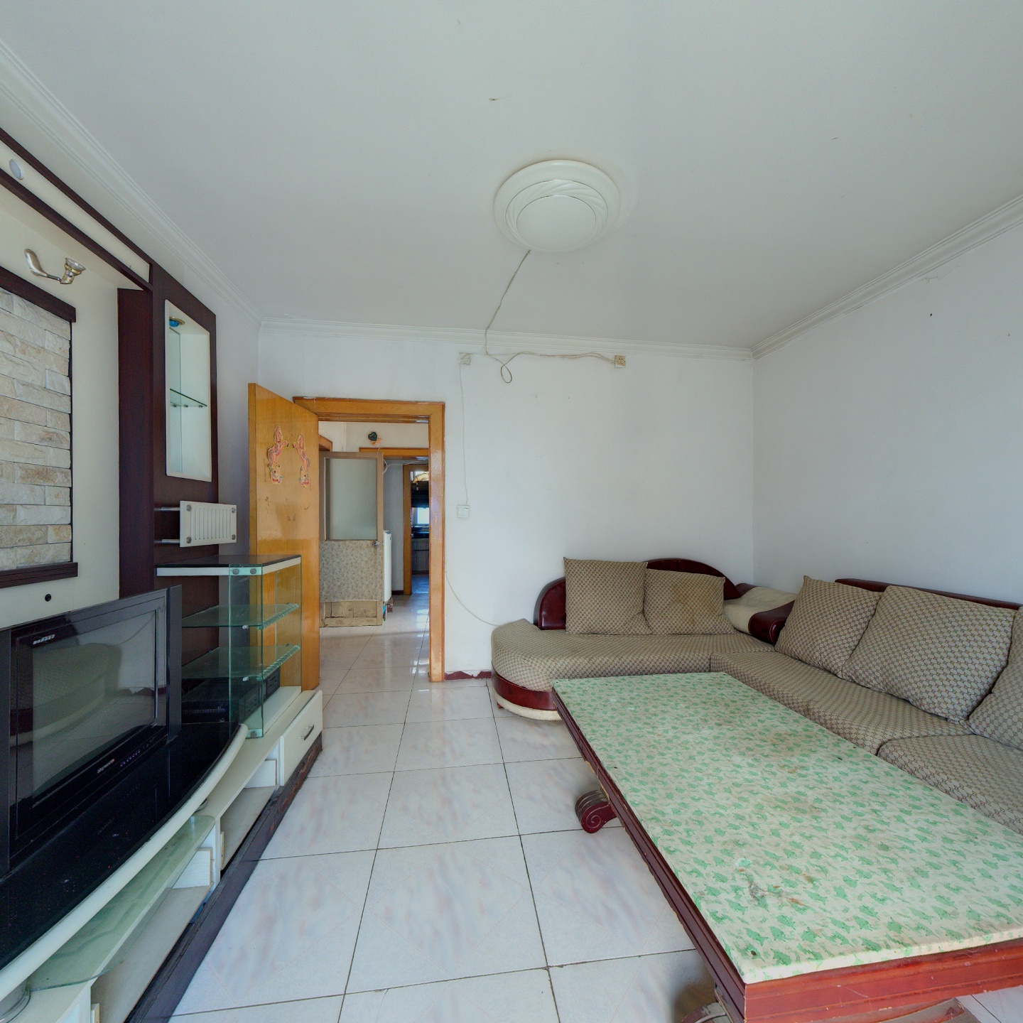 位置好，价格可议。随时看房，交通便利，出行方便。