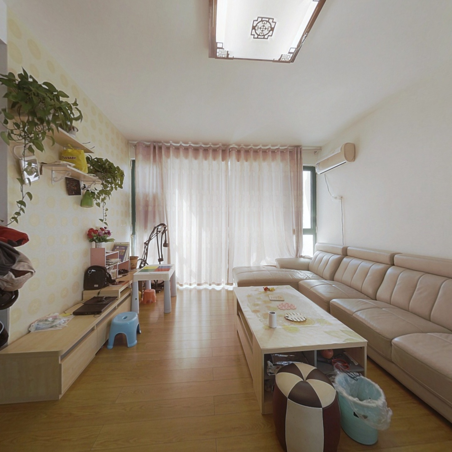 框架电梯房西边户客厅带窗南北通透