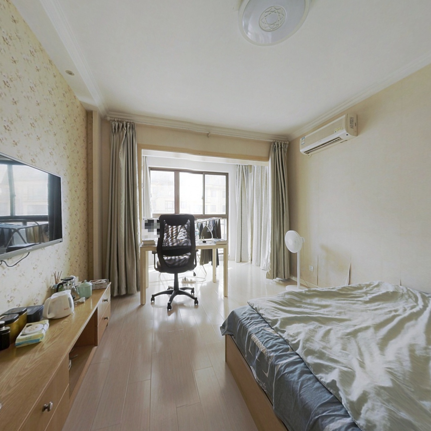 白领公寓，精装带地暖，韩国街首尔夜市，诚意出售
