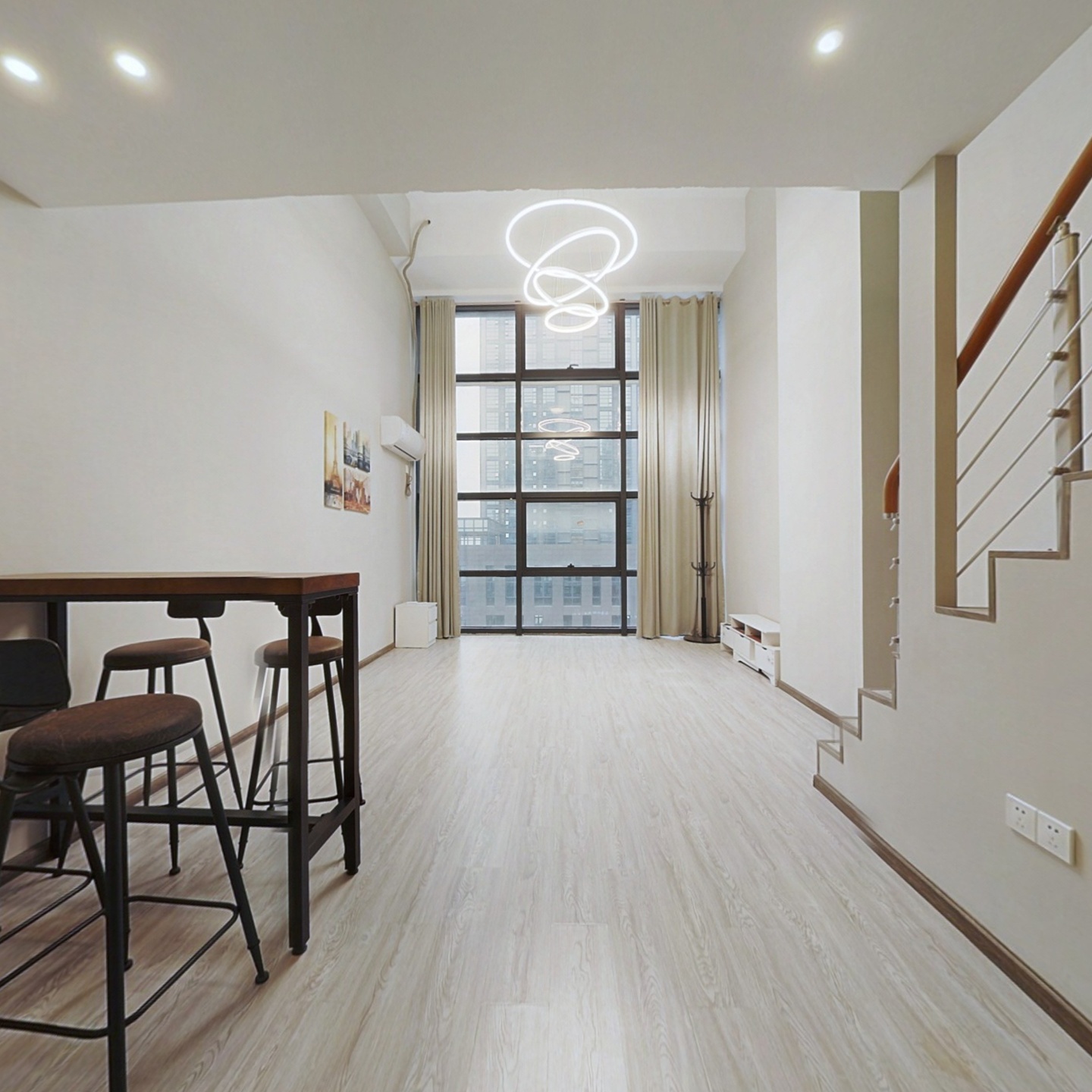 太湖边挑高复式公寓视野好办公自住都可以