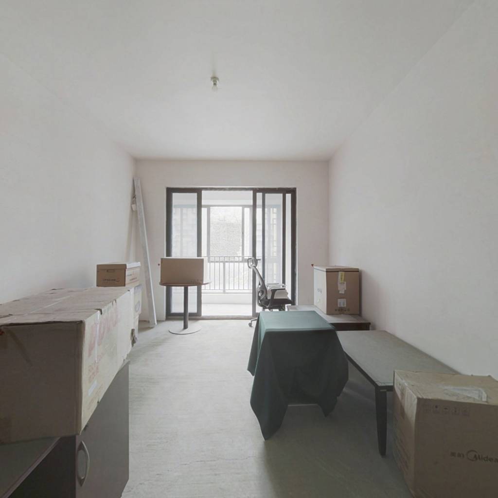 中海紫御江山标准两房正常出售，价格可谈。