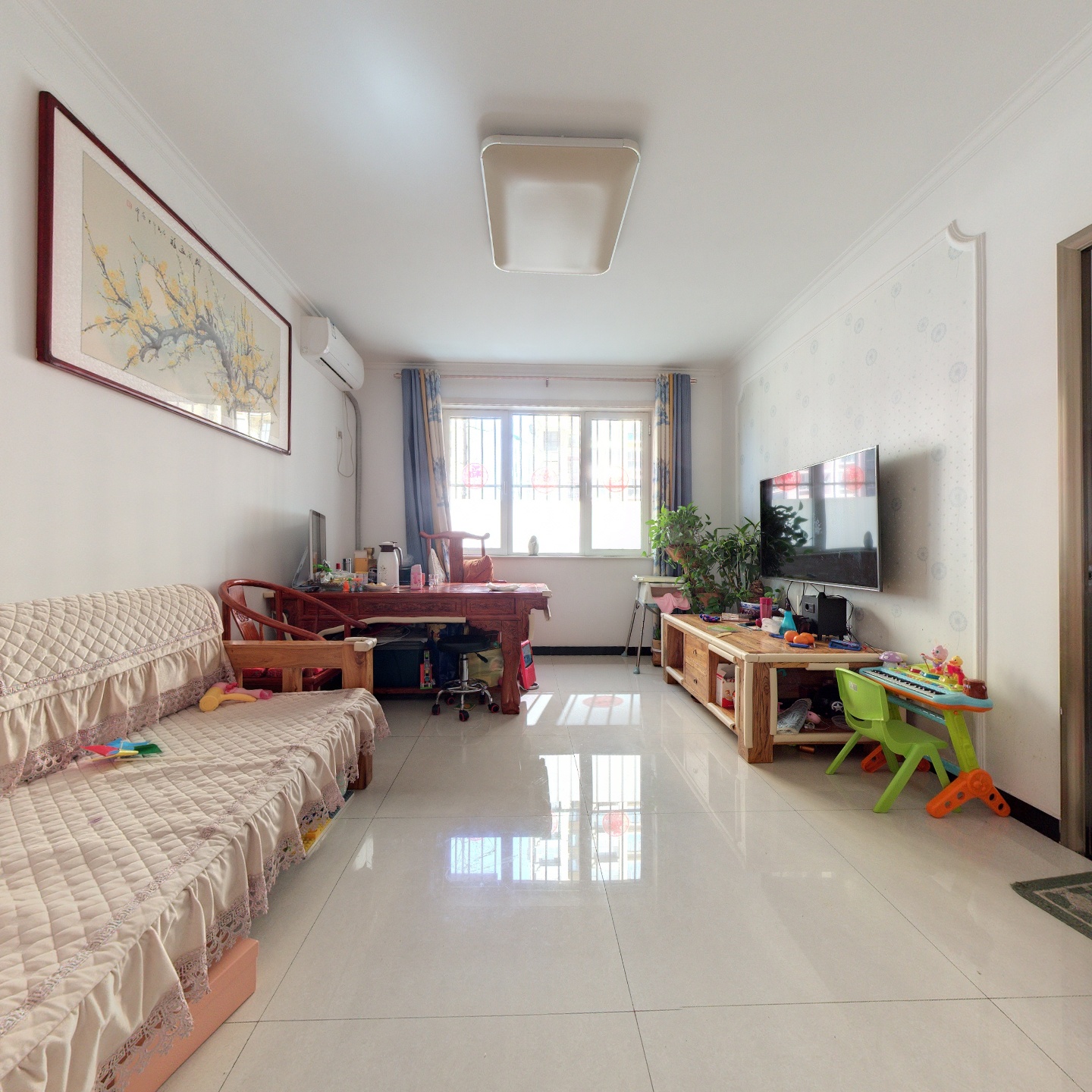 此房南北通透格局好，简装，拎包入住，交通便利