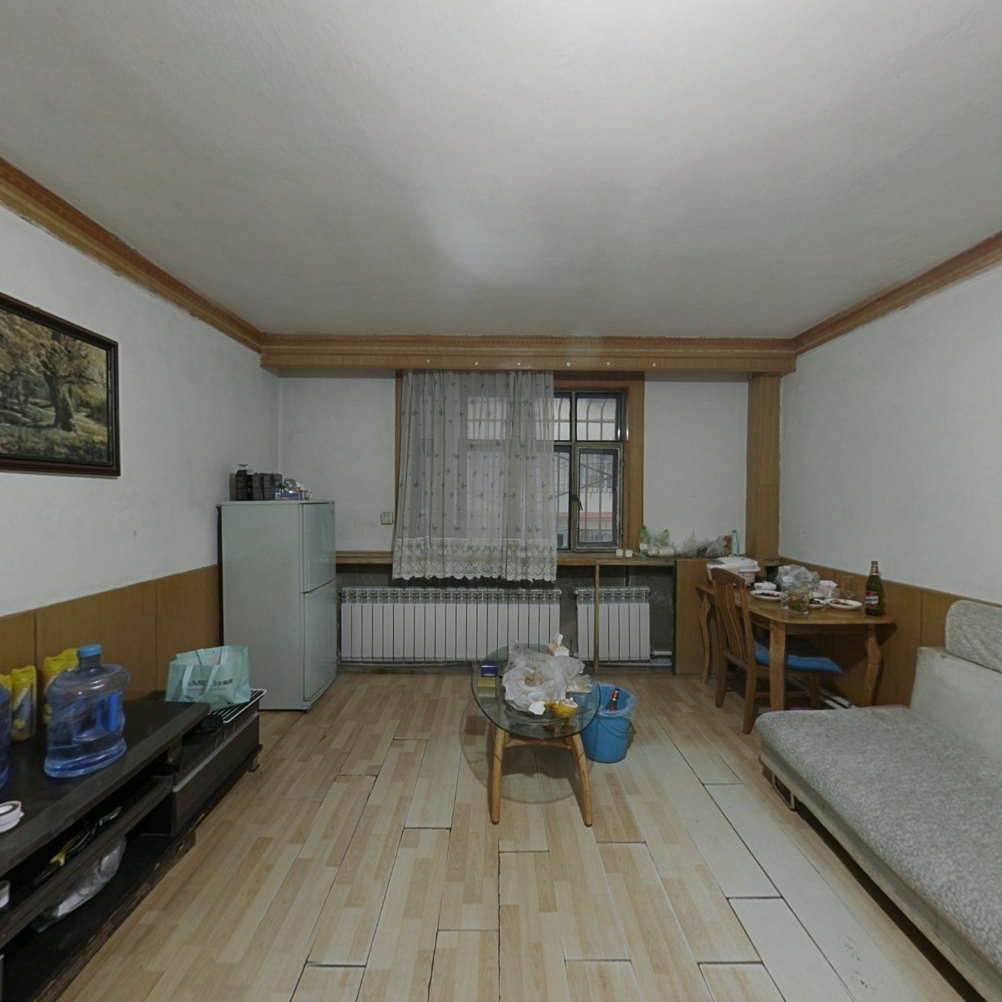 京都小区四楼两室一厅简单装修户型方正