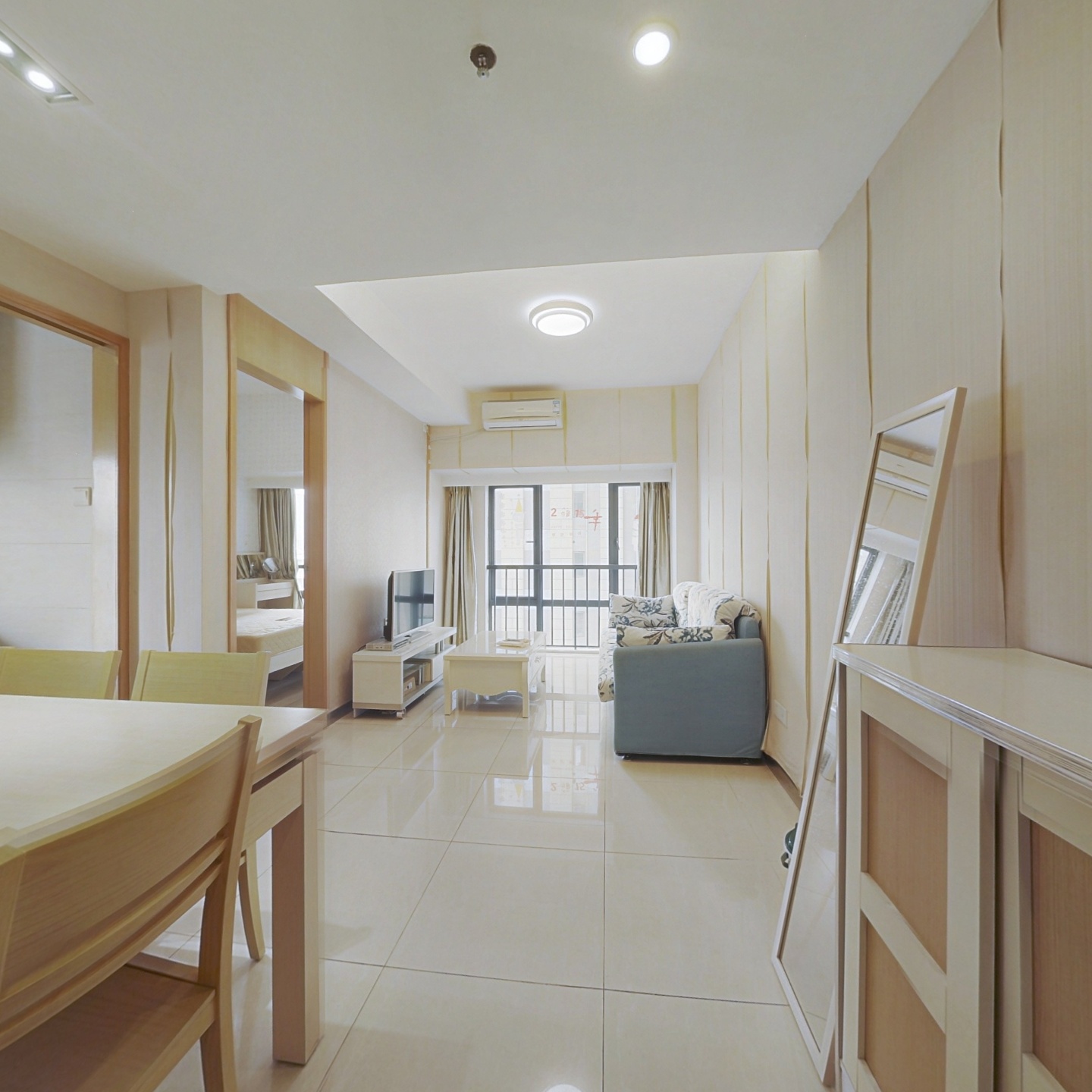 福田新洲，70年产权民用水电商务公寓业主诚心出售。