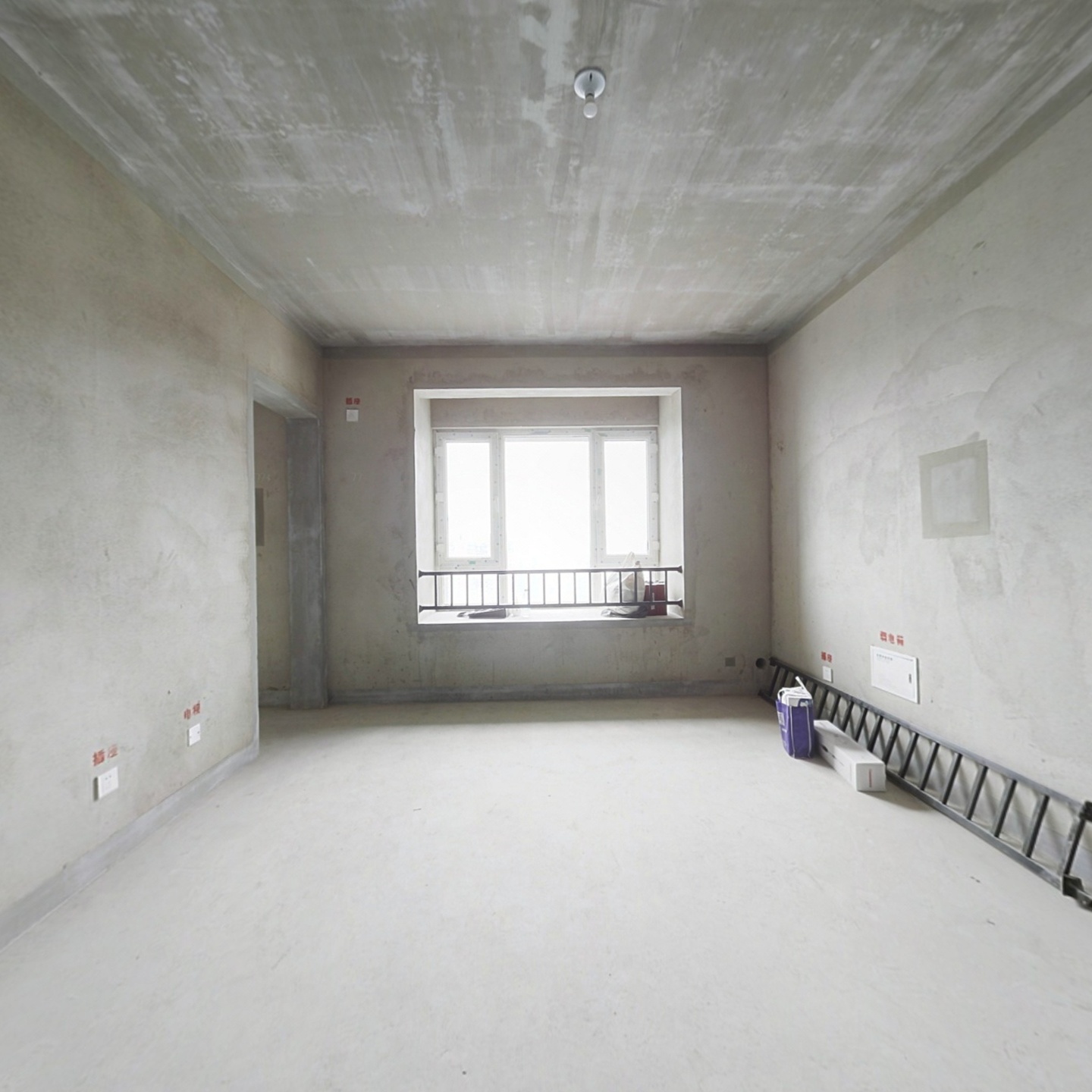 中海江城两室一厅高层电梯毛坯地铁二号线