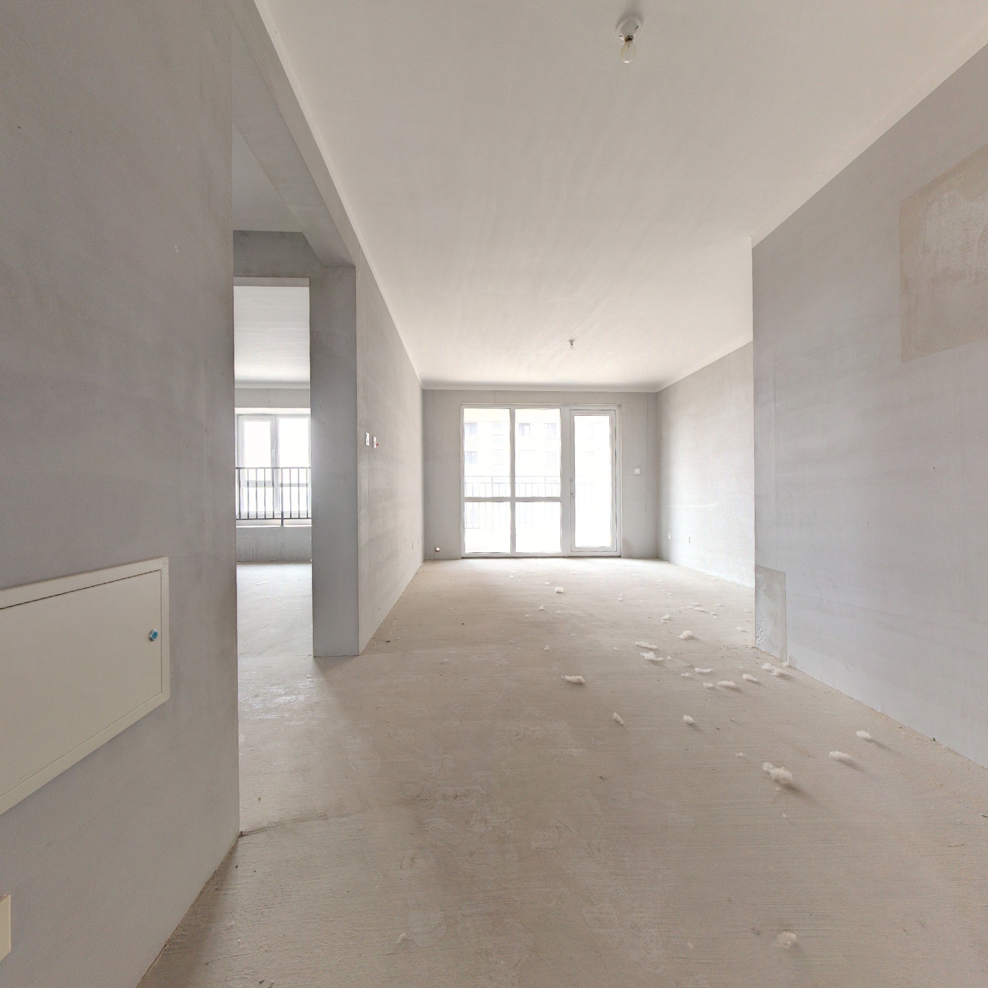 华融现代城南北通透三居室，可贷款。。