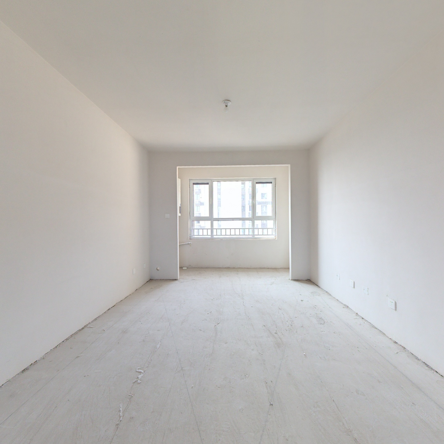 此房南北通透三居，中高楼层，采光视野好！！！