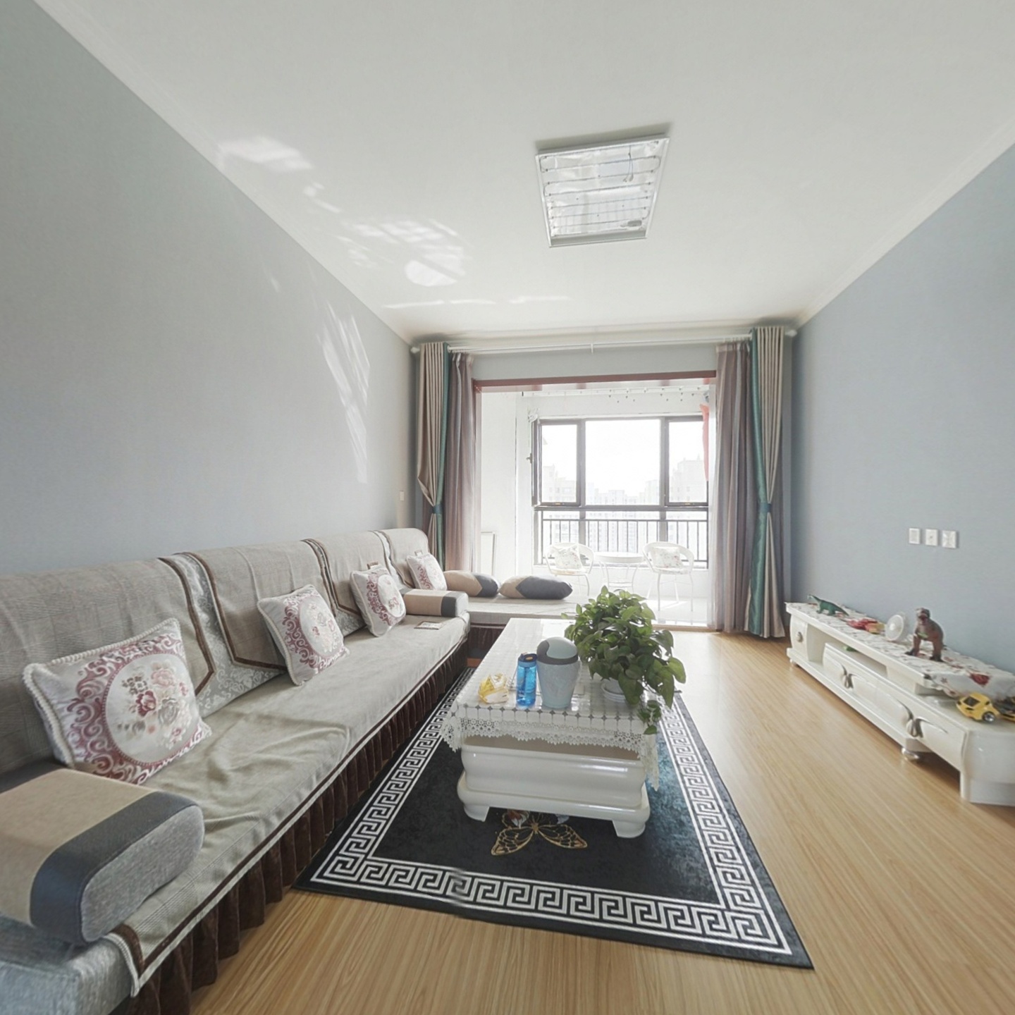 天伦湾保利物业 人车分流 南北通透 宽楼间距 采光充足