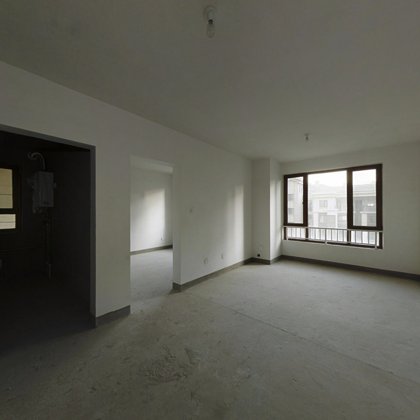 全阳两居室，看房方便，业主诚意出售