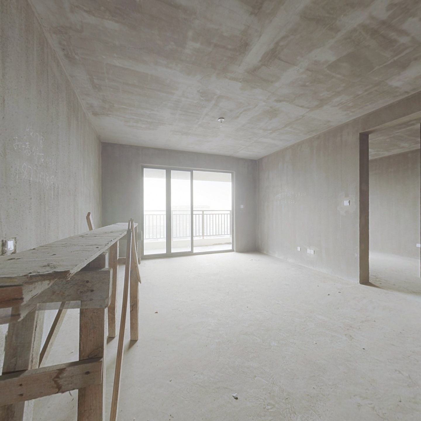 急售急售急售中低楼层毛坯大四房