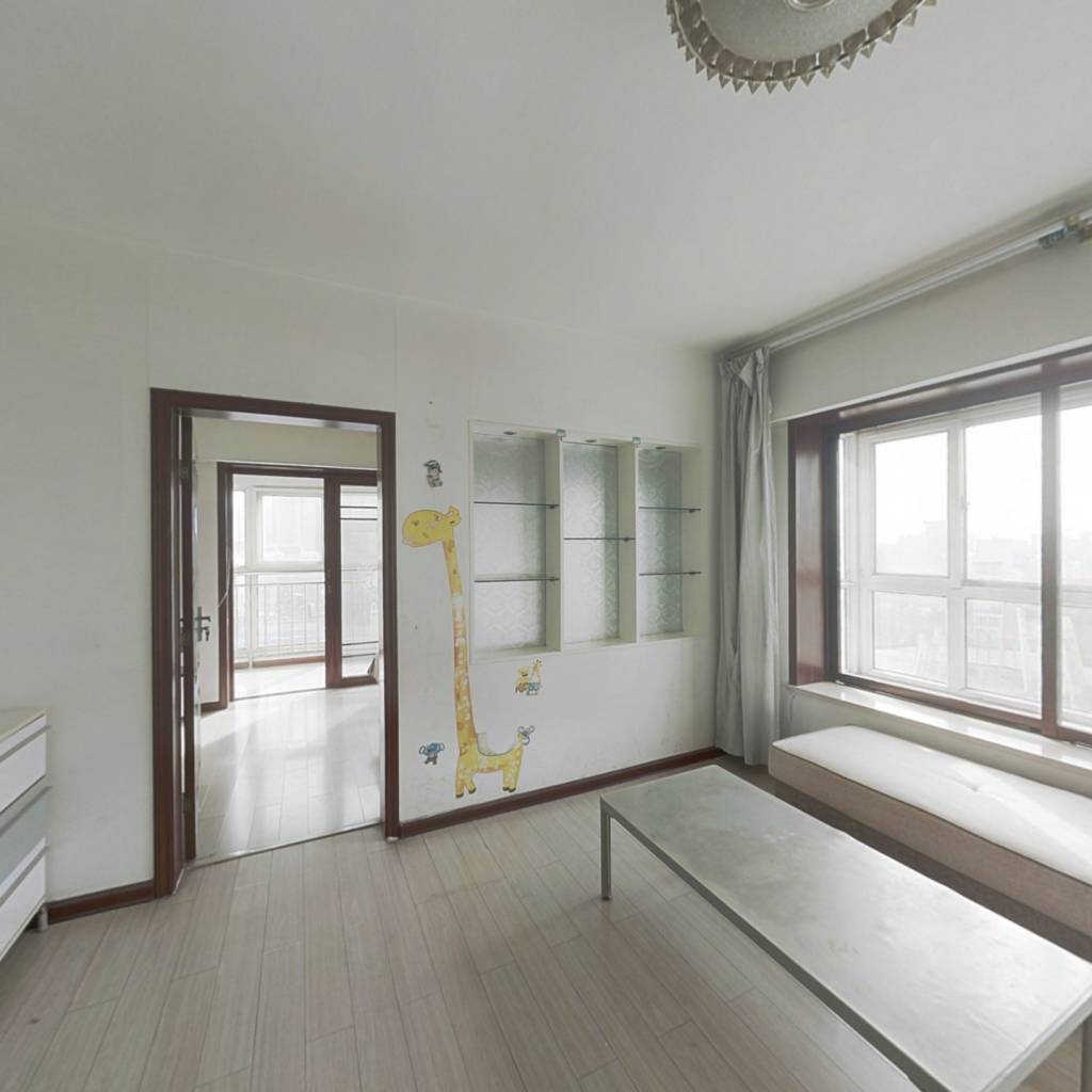 神州嘉园一室，户型好，楼层佳价格合适。