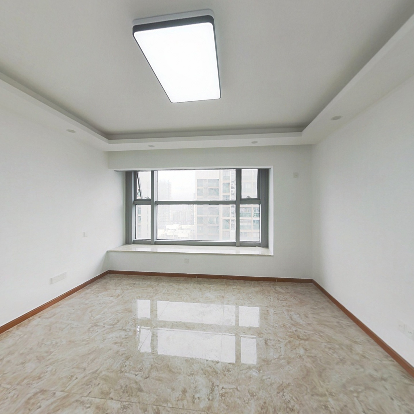 金融城 地铁口公寓 5.5米高 可办公可居住 随时看房