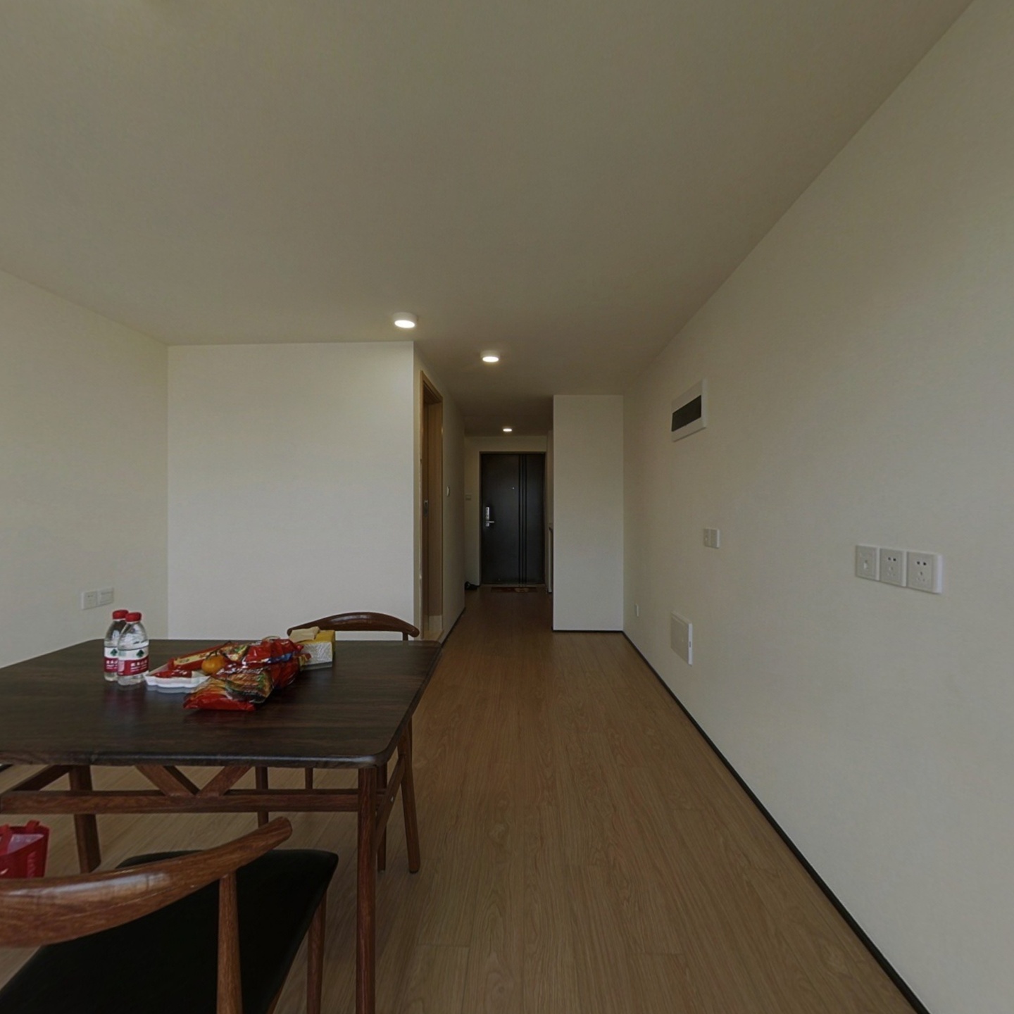 临平北精装公寓 层高4.79米 舒适通透 2室1厅 双钥匙