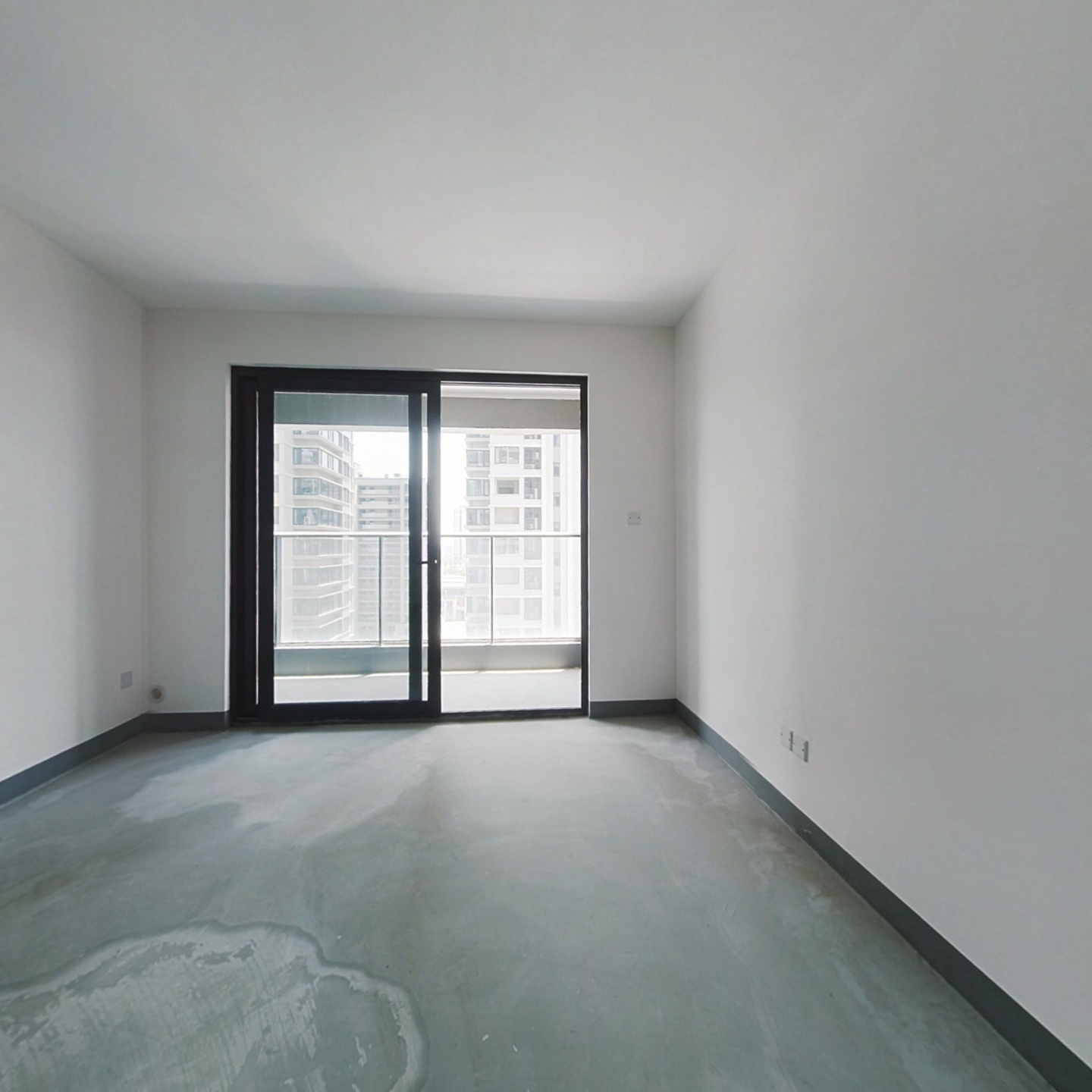 太湖印8楼76平一室一厅毛坯出售_湖州融创太湖印二手房1室1厅76平米