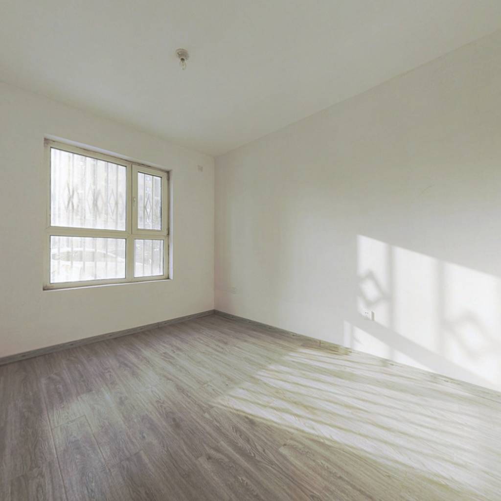 雅山新天地C区44平单身公寓低价出售！先到先得！