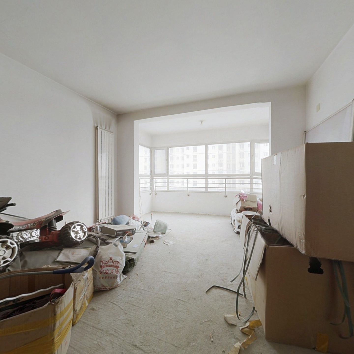 平安D区，南向两居室，房本满五唯一，诚意出售