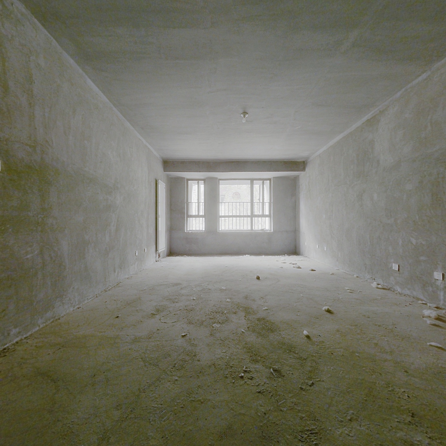 保利洋房二楼带两个地下室地下室可打通活动空间大