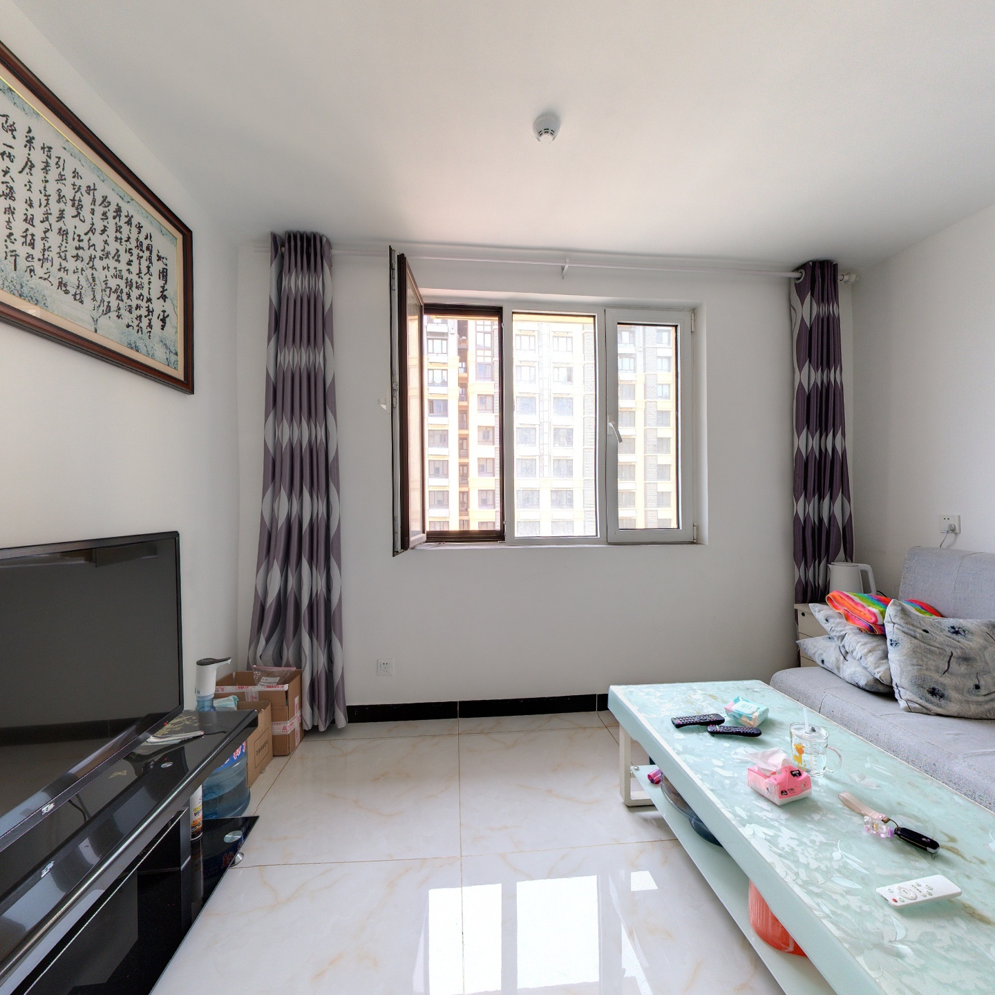 翡翠滨江 西北正规一居室 中高层 可观景德信公园