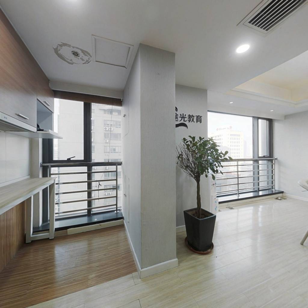 滨江商务大厦40年产权公寓诚心出售。