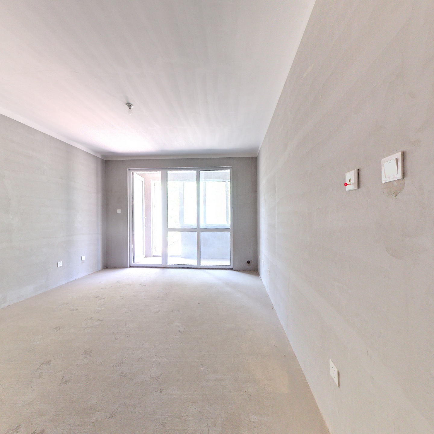 高铁华融现代城，一层带花园，外加50平左右下跃