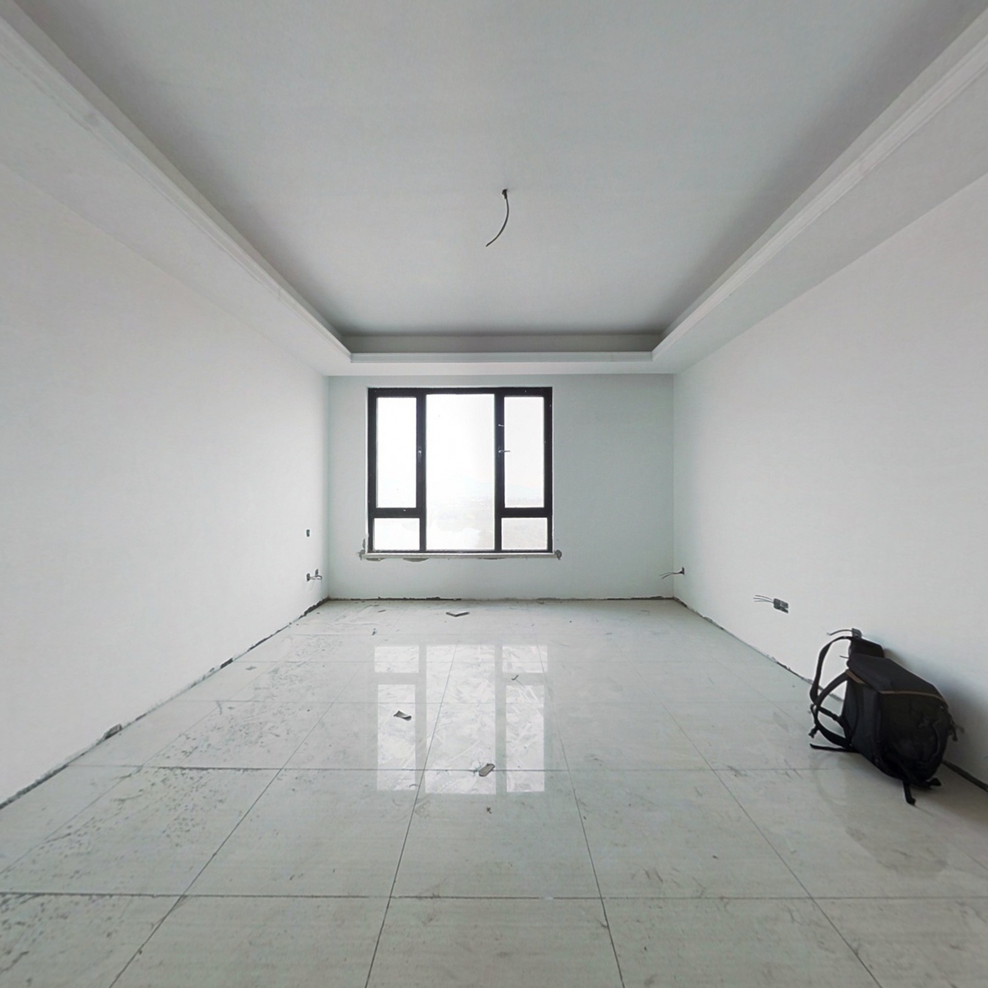 朝南卧室房,毛坯房,楼层好,采光好,交通便利