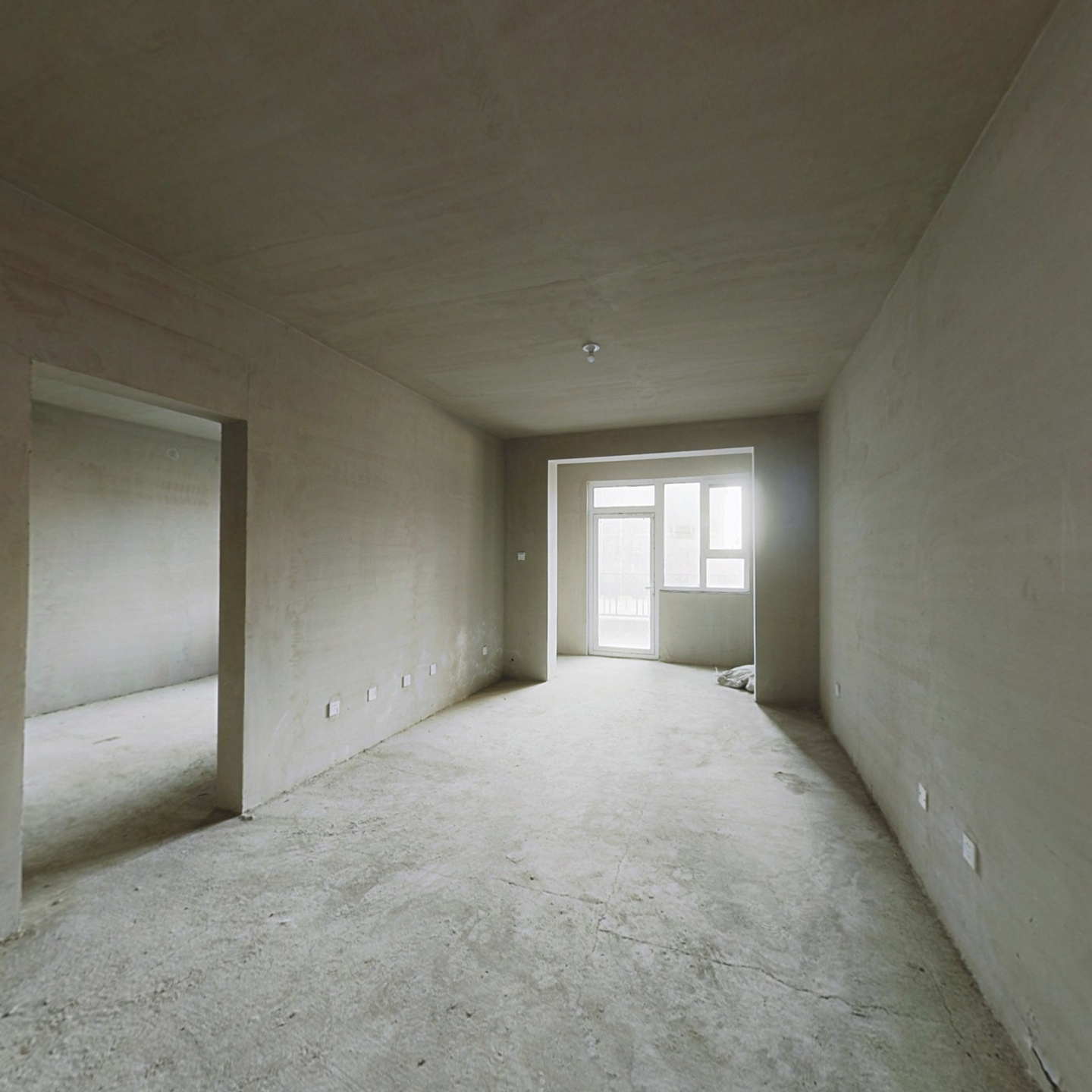 牛津花园，一层带花园，可种菜种花