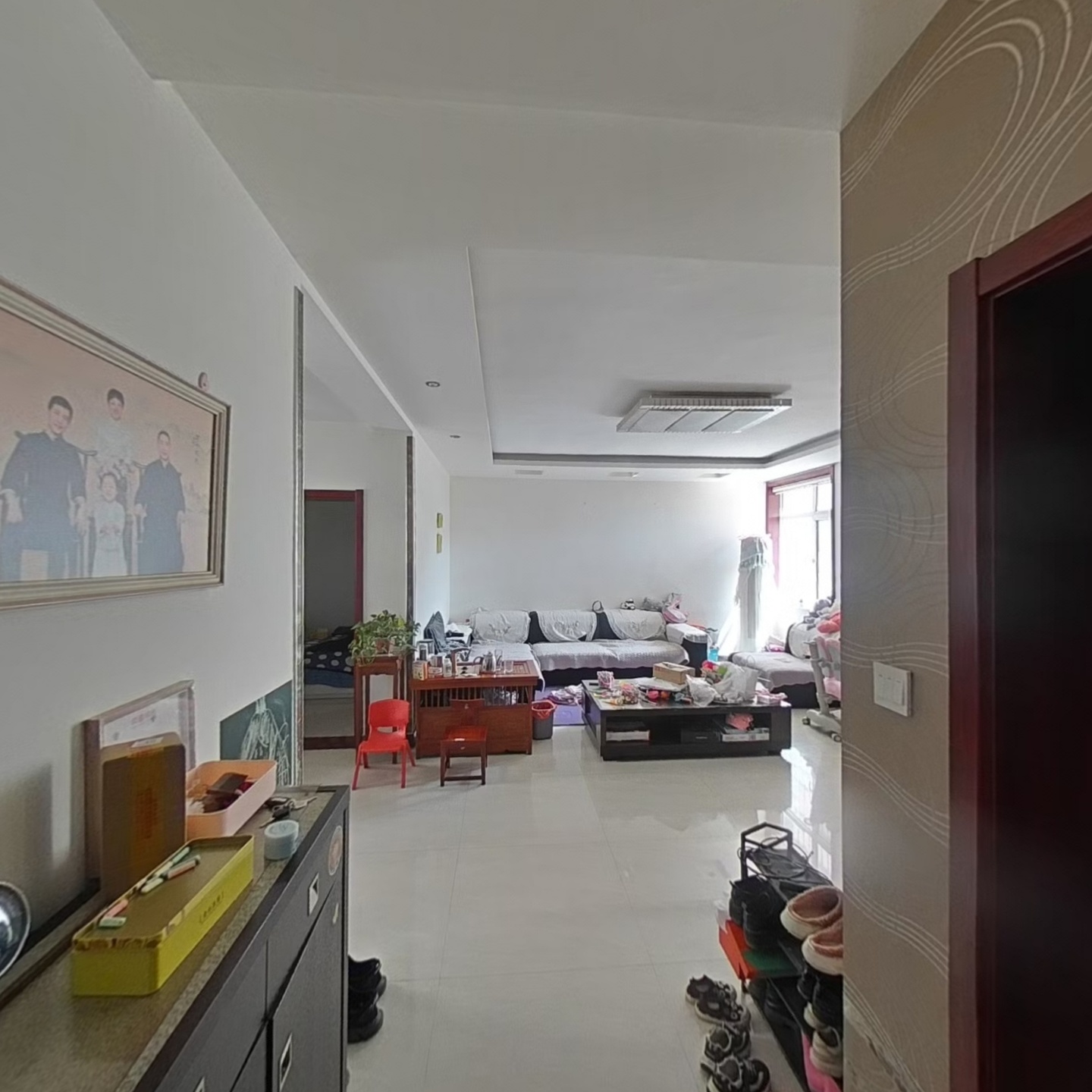 广鑫富泽园 黄，金水岸旁边 步梯一楼 生活成本低 60万