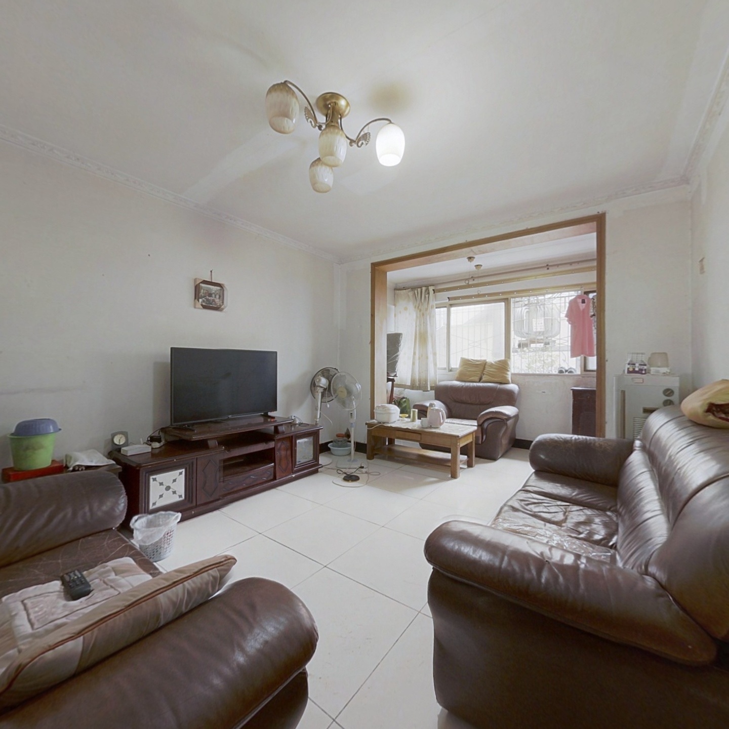 带阳台,低楼层,采光不错_成都东光街13号二手房2室1厅75